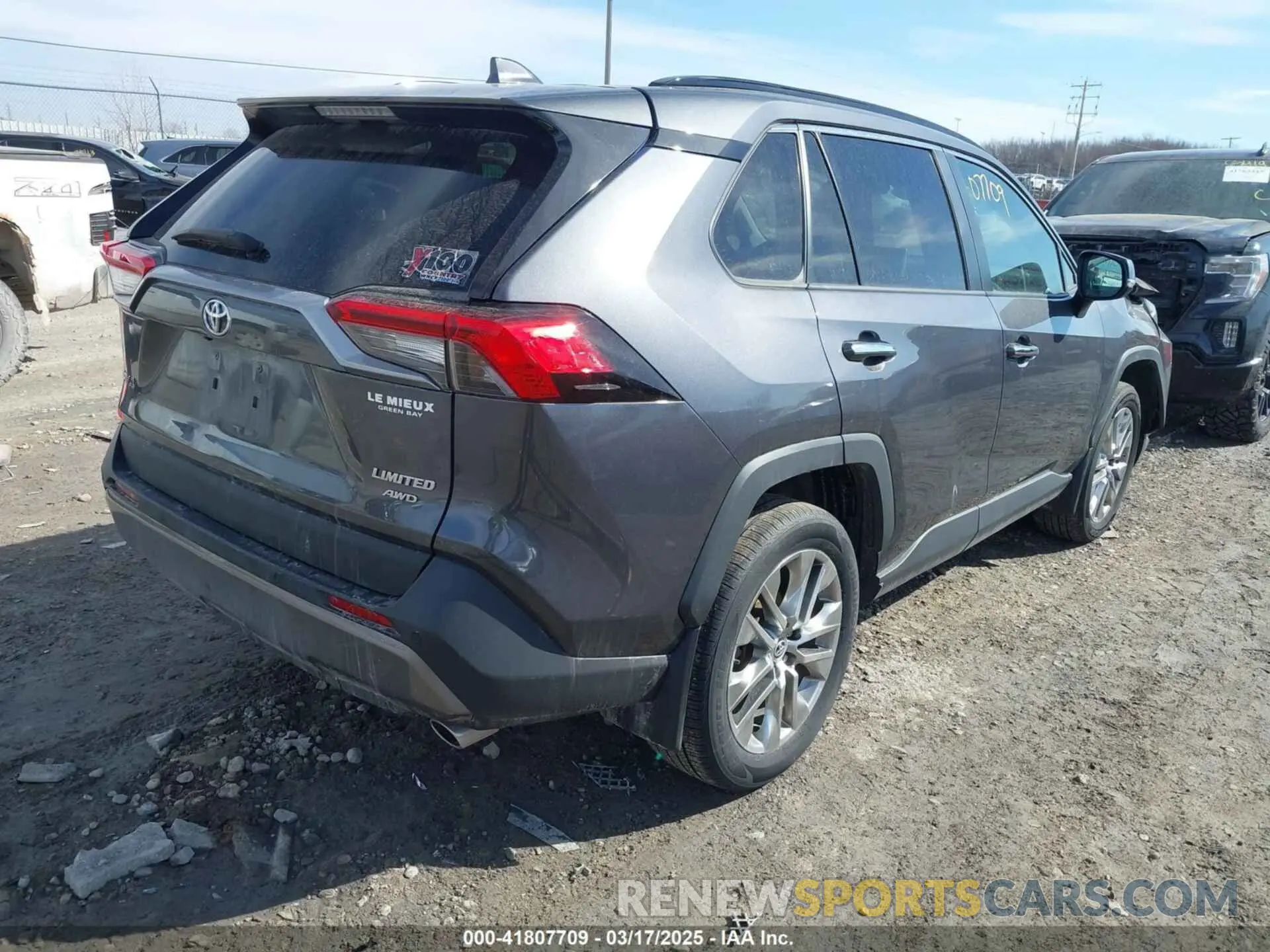 4 Photograph of a damaged car 2T3N1RFV9KW078334 TOYOTA RAV4 2019