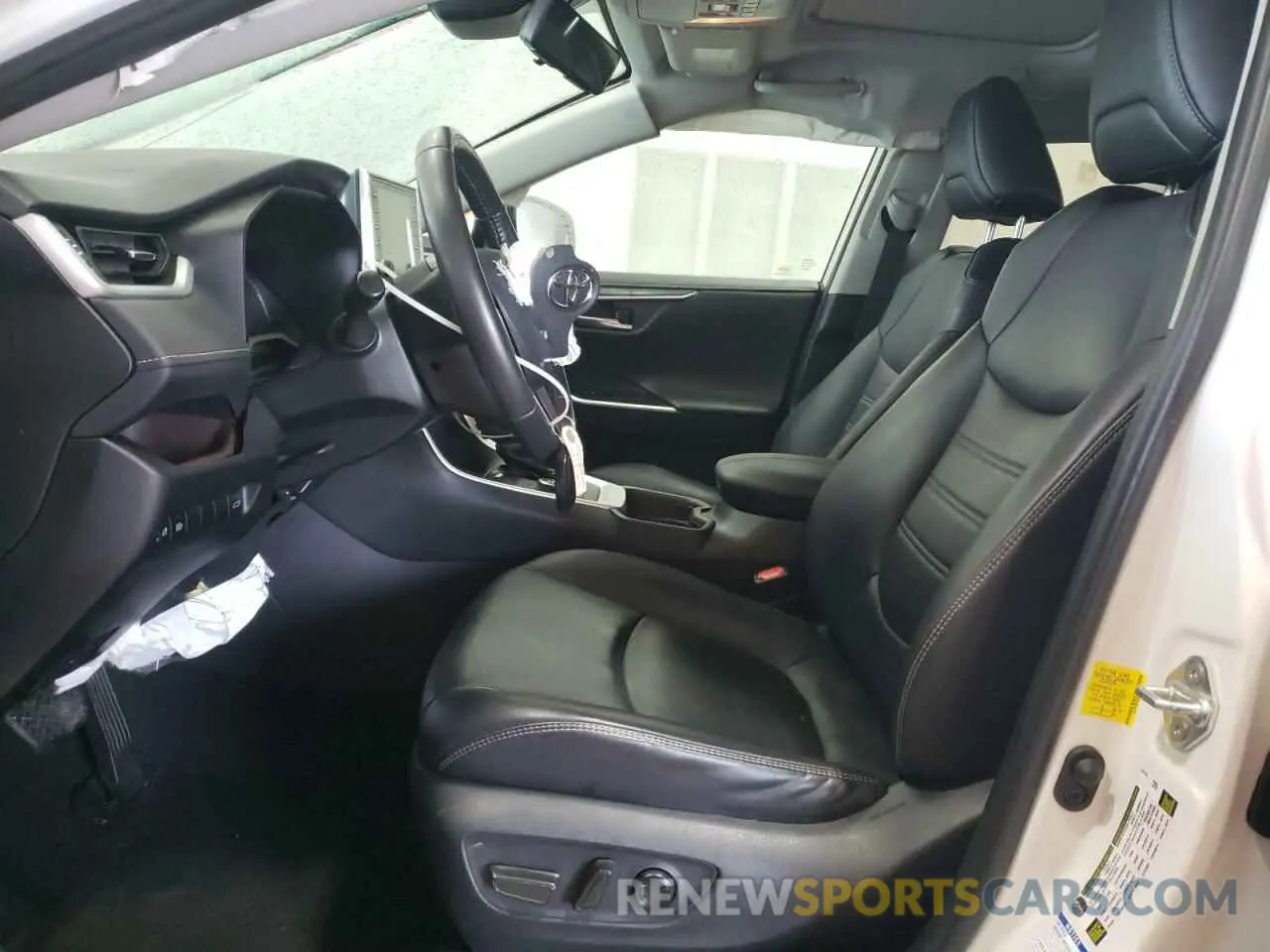 7 Photograph of a damaged car 2T3N1RFVXKC011646 TOYOTA RAV4 2019