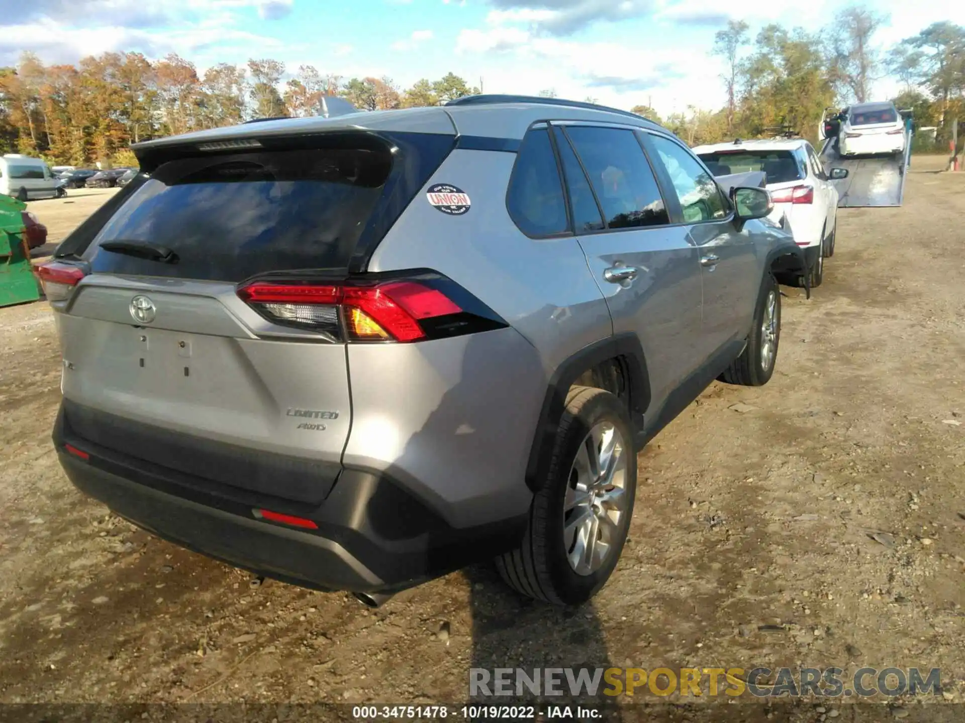 4 Photograph of a damaged car 2T3N1RFVXKC050012 TOYOTA RAV4 2019