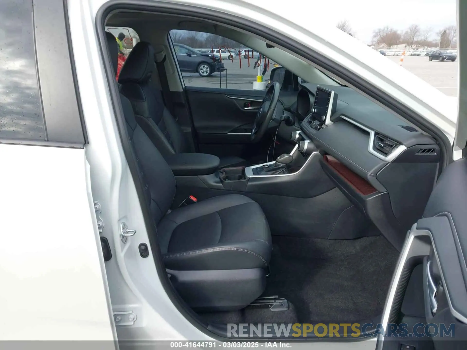 5 Photograph of a damaged car 2T3N1RFVXKW071165 TOYOTA RAV4 2019