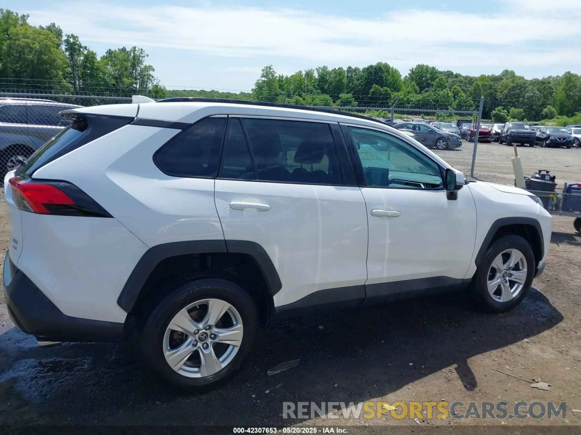 14 Photograph of a damaged car 2T3P1RFV0KC007727 TOYOTA RAV4 2019