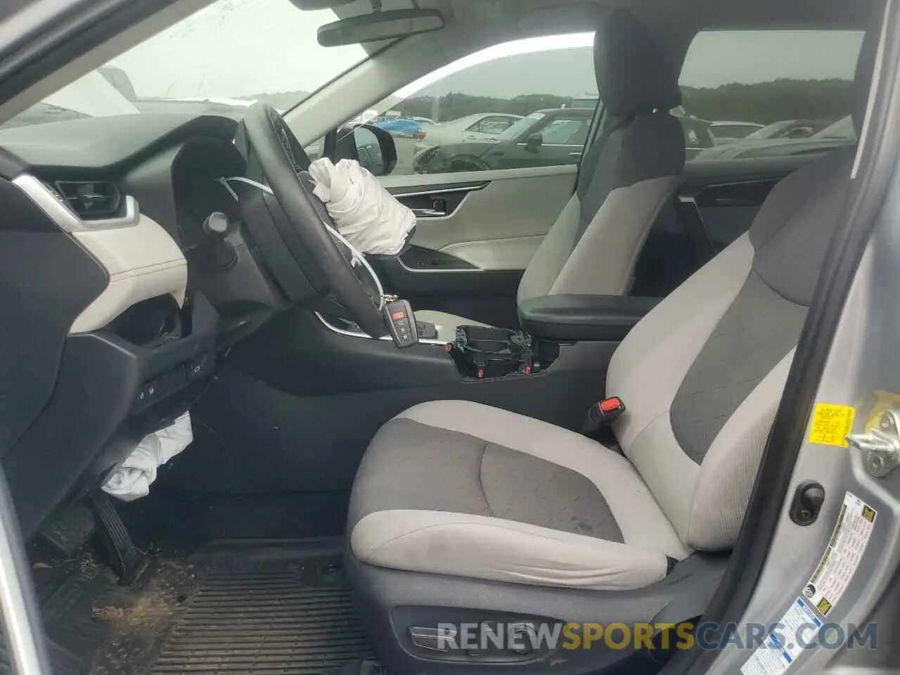 7 Photograph of a damaged car 2T3P1RFV0KC010112 TOYOTA RAV4 2019