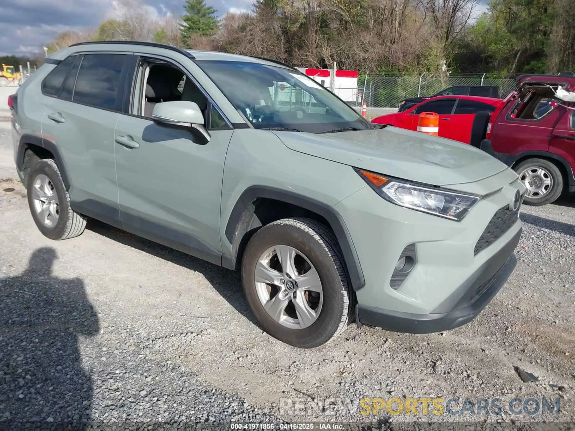 1 Photograph of a damaged car 2T3P1RFV0KC014516 TOYOTA RAV4 2019
