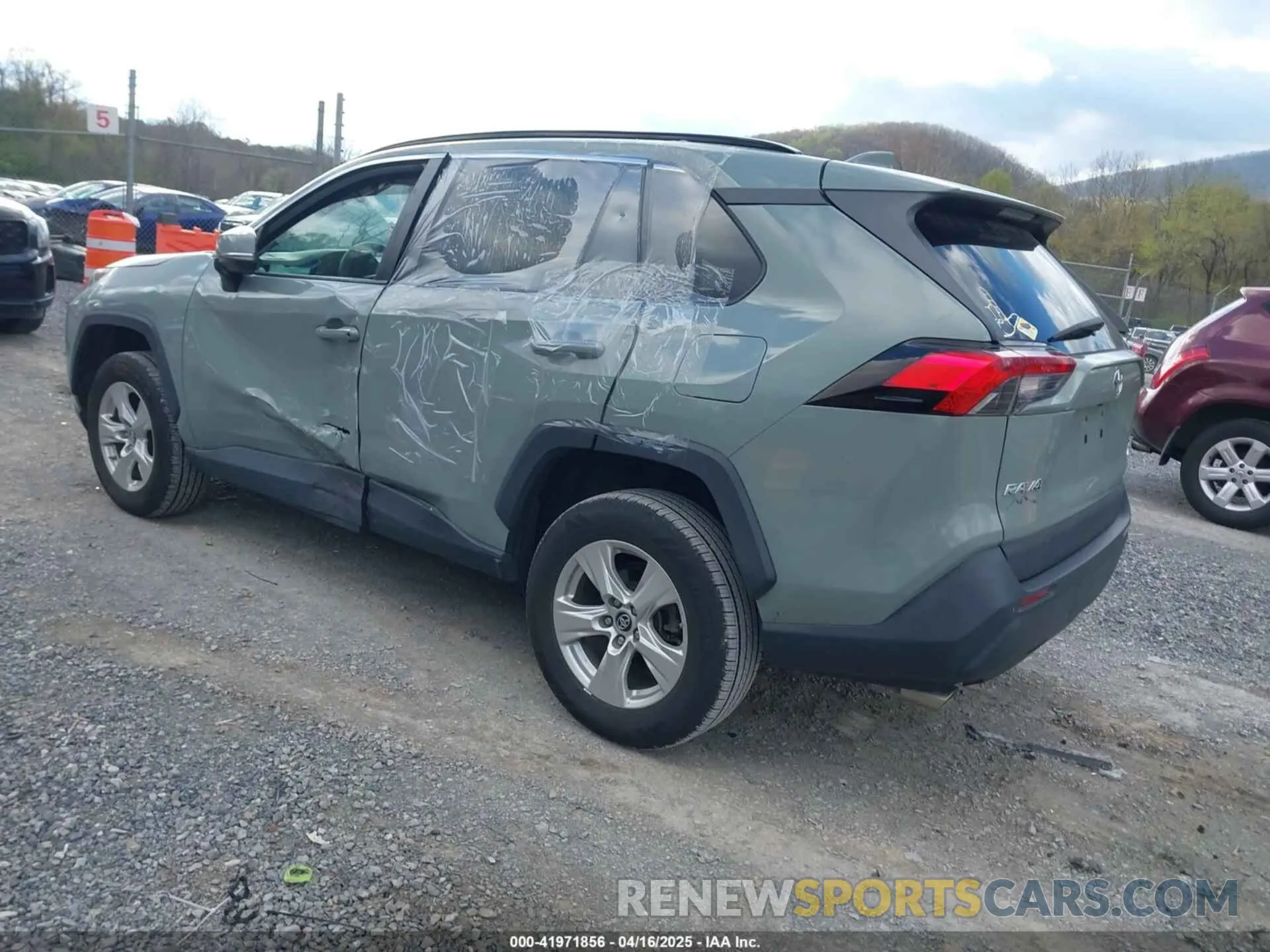 3 Photograph of a damaged car 2T3P1RFV0KC014516 TOYOTA RAV4 2019