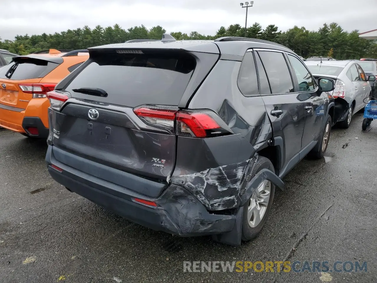 4 Photograph of a damaged car 2T3P1RFV0KC020929 TOYOTA RAV4 2019