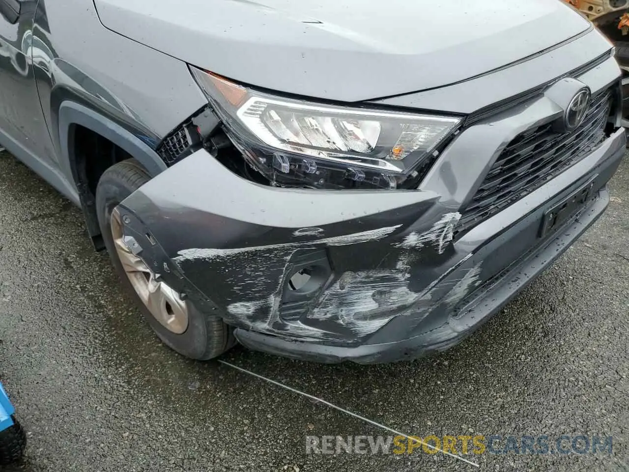 9 Photograph of a damaged car 2T3P1RFV0KC020929 TOYOTA RAV4 2019