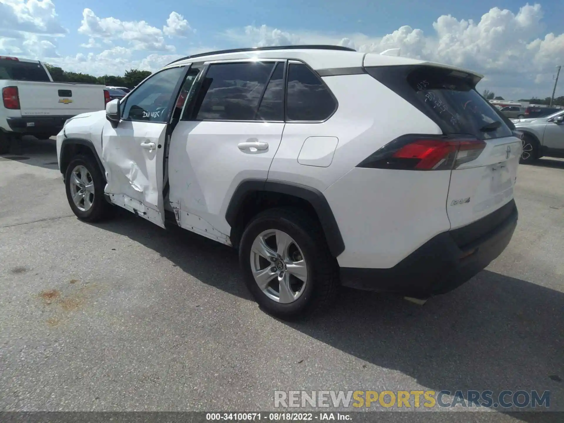 3 Photograph of a damaged car 2T3P1RFV0KC029372 TOYOTA RAV4 2019