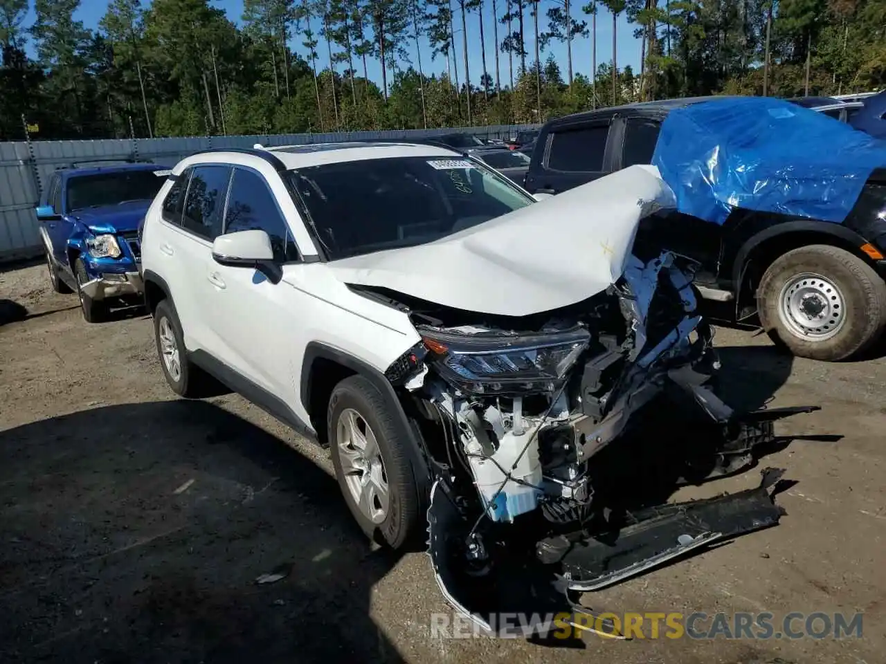 1 Photograph of a damaged car 2T3P1RFV0KW021013 TOYOTA RAV4 2019