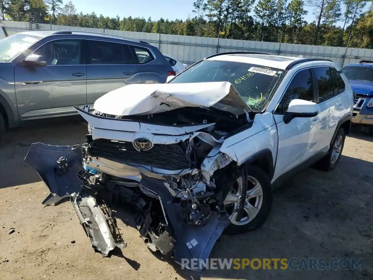 2 Photograph of a damaged car 2T3P1RFV0KW021013 TOYOTA RAV4 2019