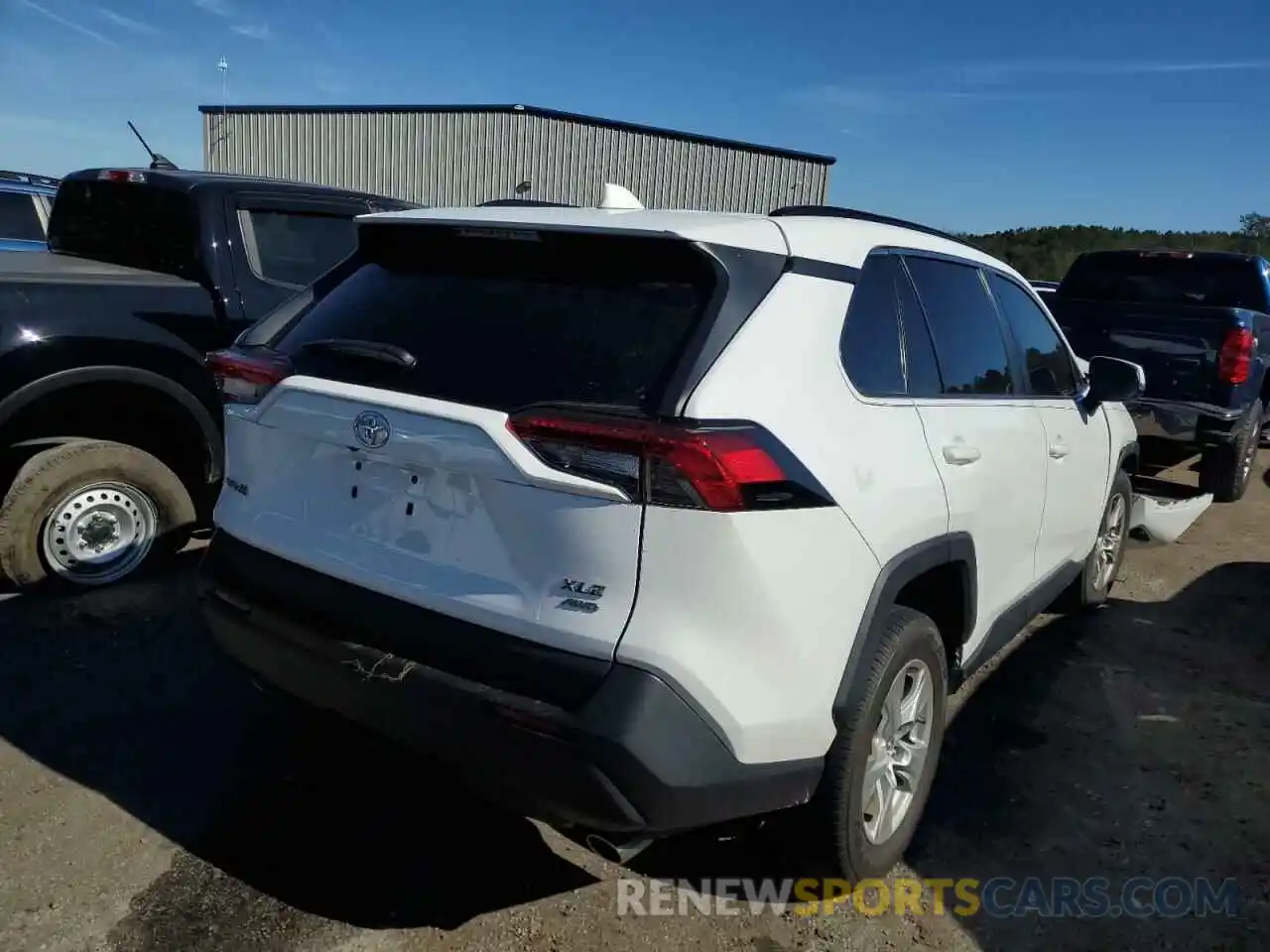 4 Photograph of a damaged car 2T3P1RFV0KW021013 TOYOTA RAV4 2019