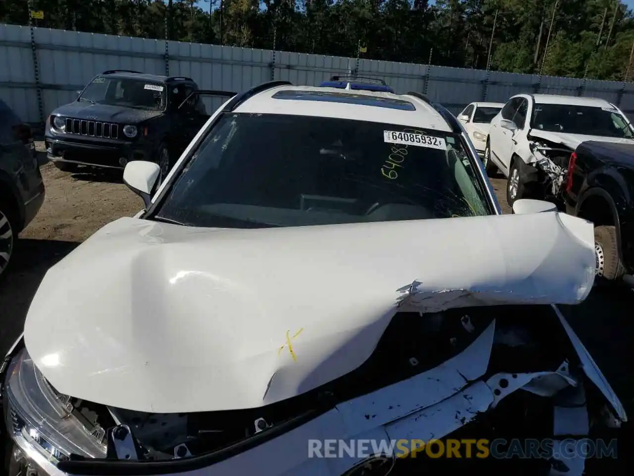 7 Photograph of a damaged car 2T3P1RFV0KW021013 TOYOTA RAV4 2019