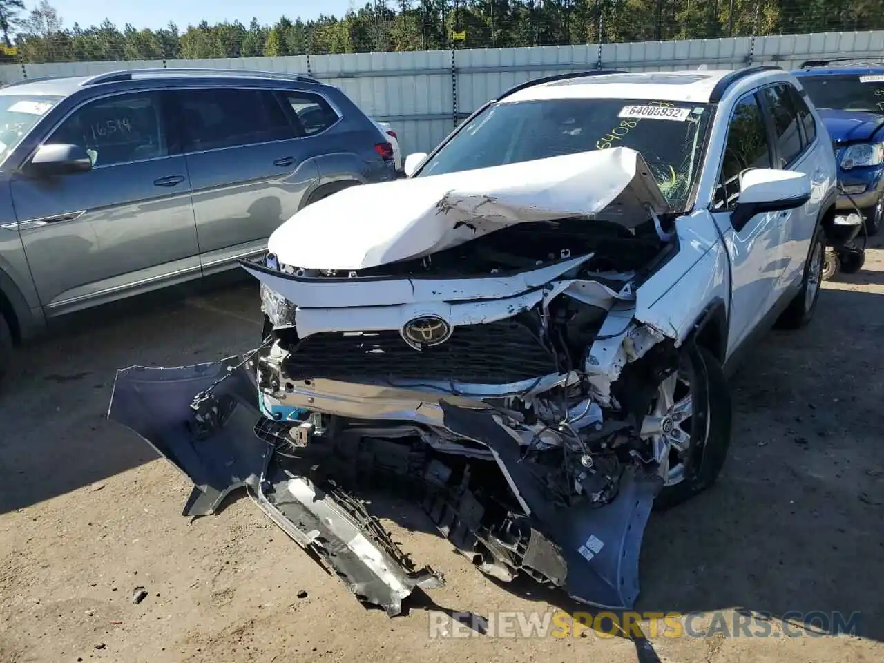 9 Photograph of a damaged car 2T3P1RFV0KW021013 TOYOTA RAV4 2019