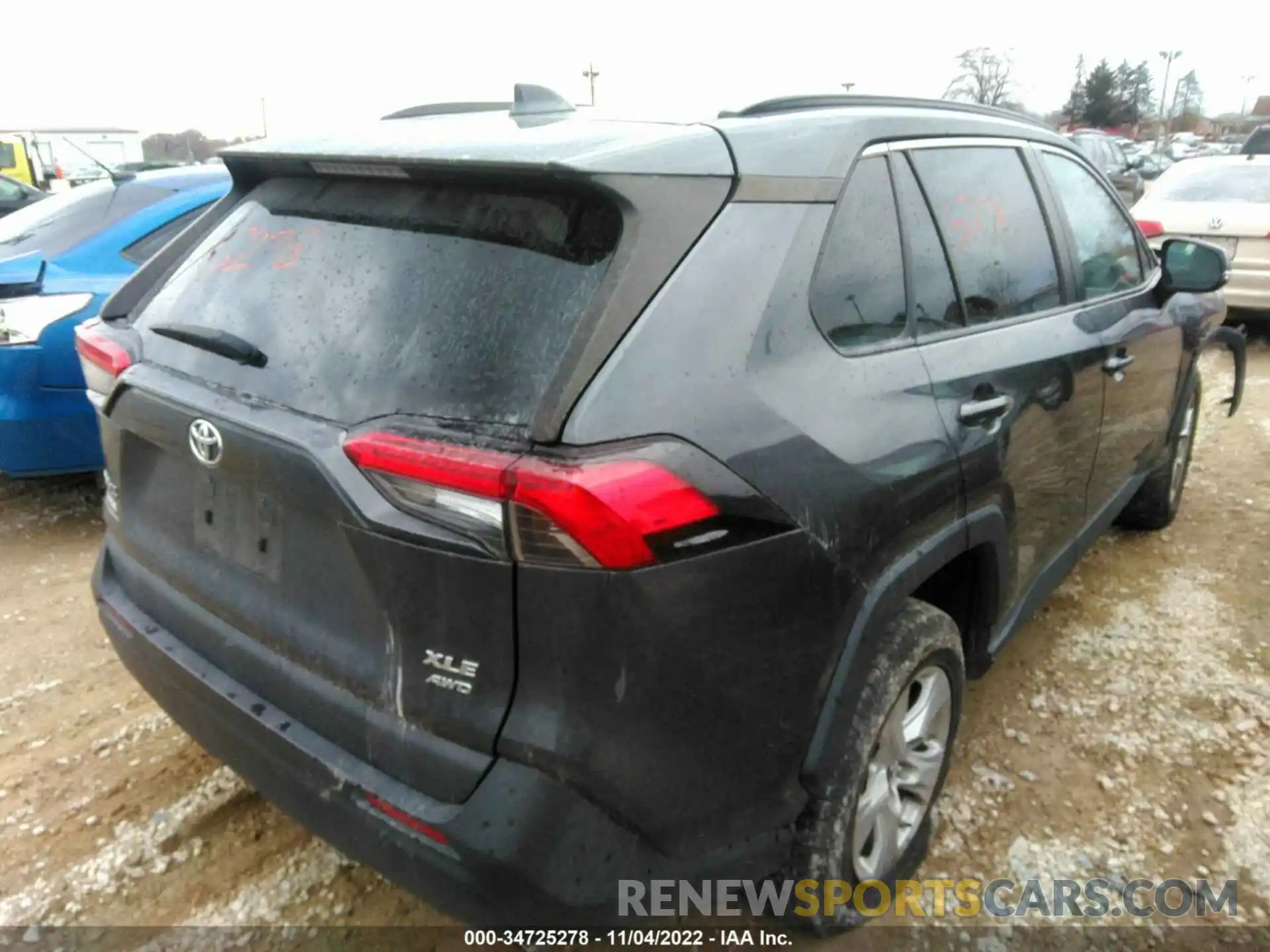 4 Photograph of a damaged car 2T3P1RFV0KW030231 TOYOTA RAV4 2019