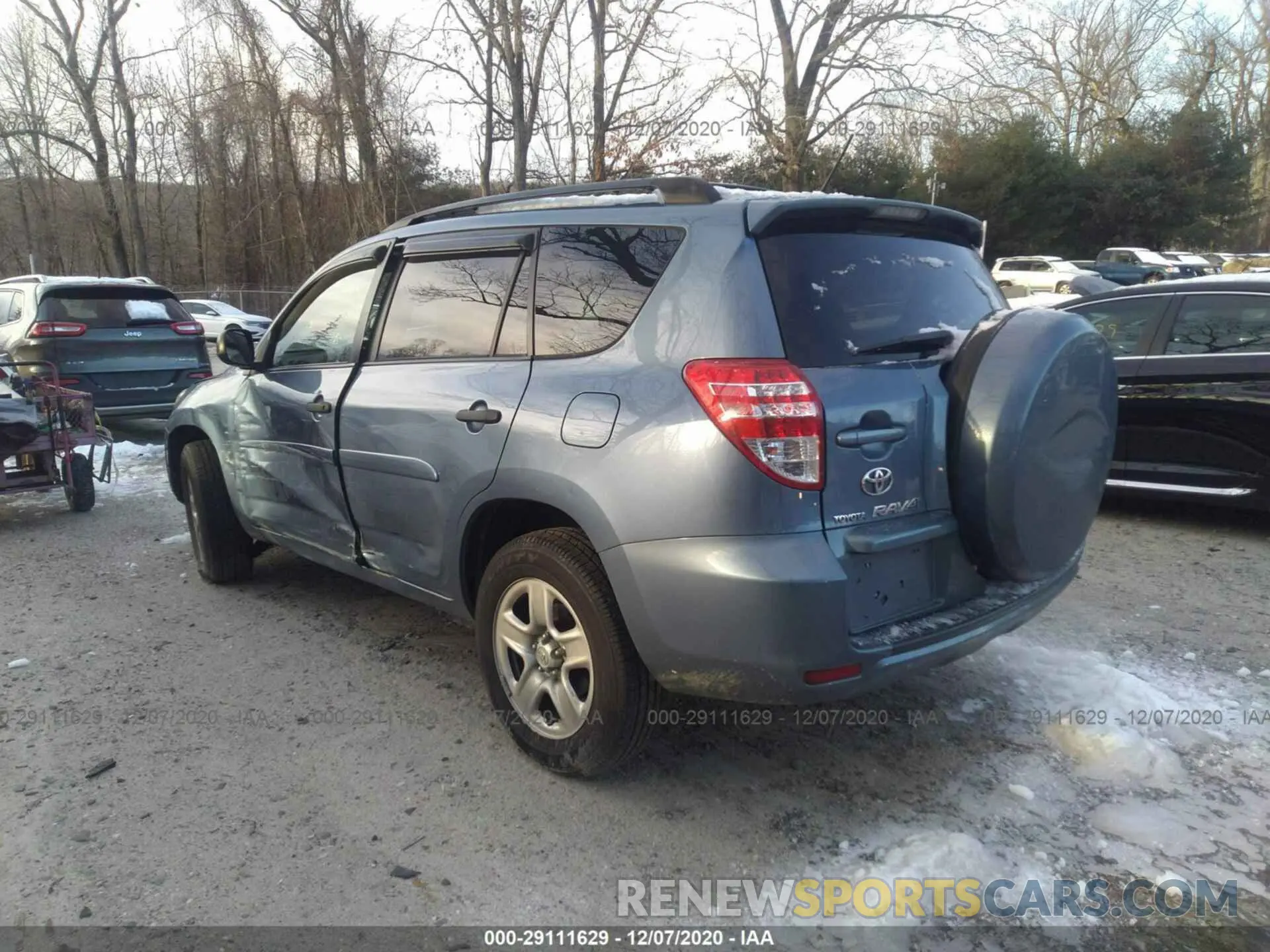 3 Photograph of a damaged car 2T3P1RFV0KW033565 TOYOTA RAV4 2019