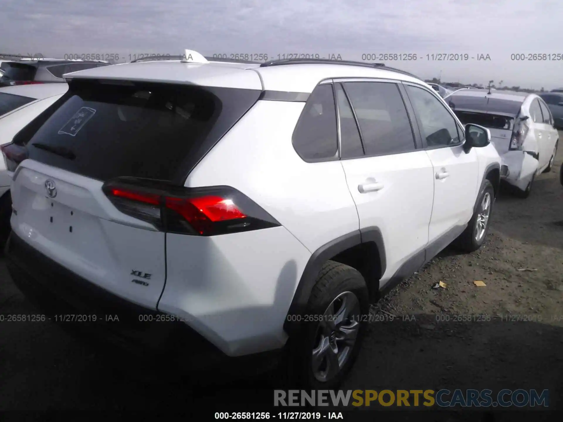 4 Photograph of a damaged car 2T3P1RFV0KW041889 TOYOTA RAV4 2019