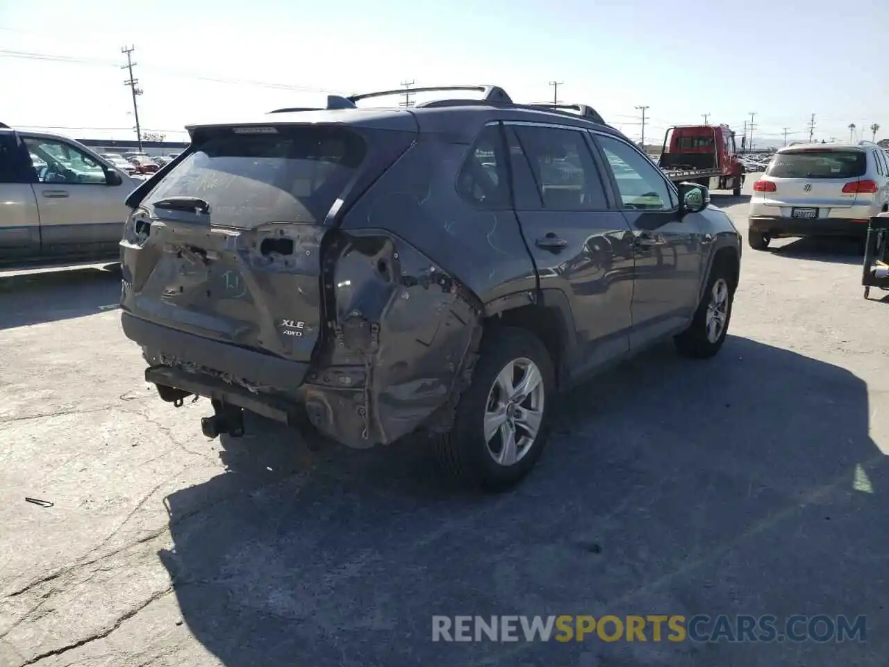 4 Photograph of a damaged car 2T3P1RFV0KW041987 TOYOTA RAV4 2019