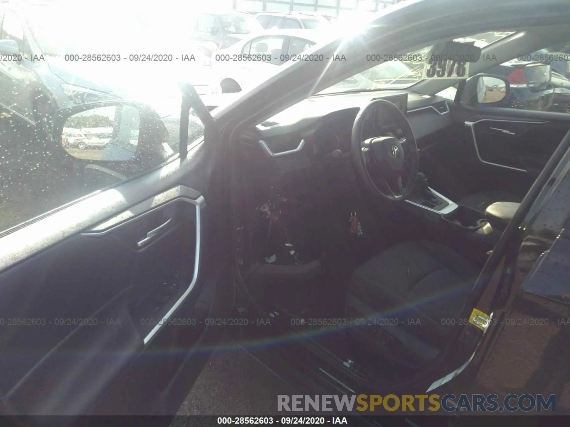 5 Photograph of a damaged car 2T3P1RFV0KW051645 TOYOTA RAV4 2019