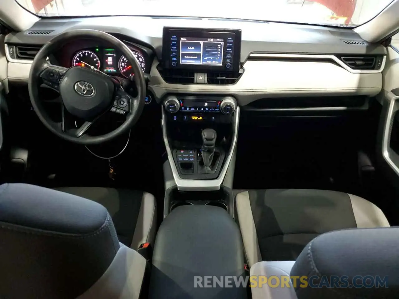 8 Photograph of a damaged car 2T3P1RFV0KW073337 TOYOTA RAV4 2019