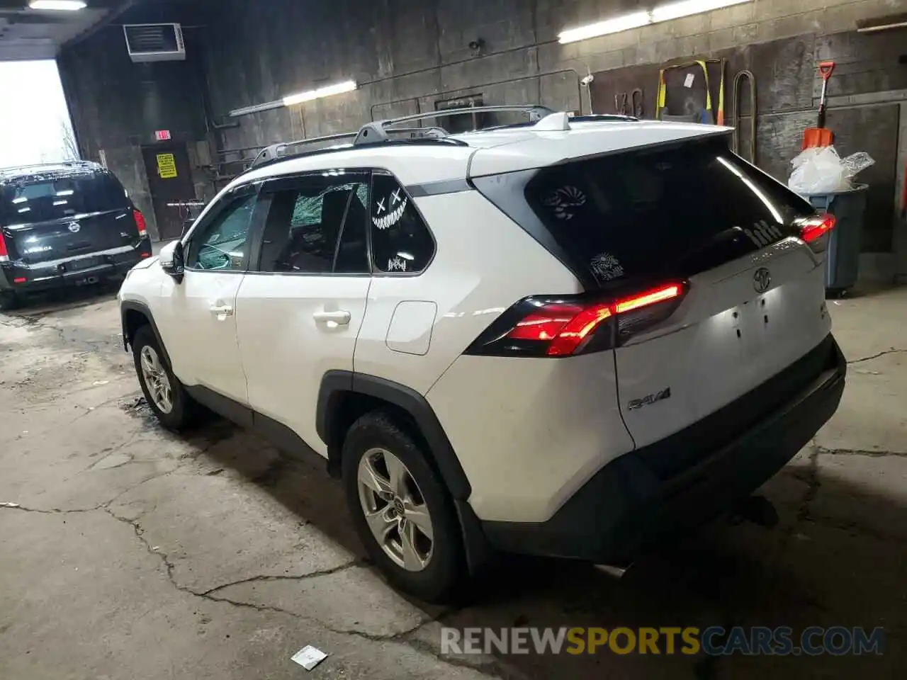 2 Photograph of a damaged car 2T3P1RFV1KC006960 TOYOTA RAV4 2019