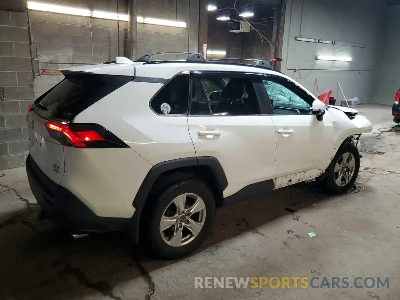 3 Photograph of a damaged car 2T3P1RFV1KC006960 TOYOTA RAV4 2019