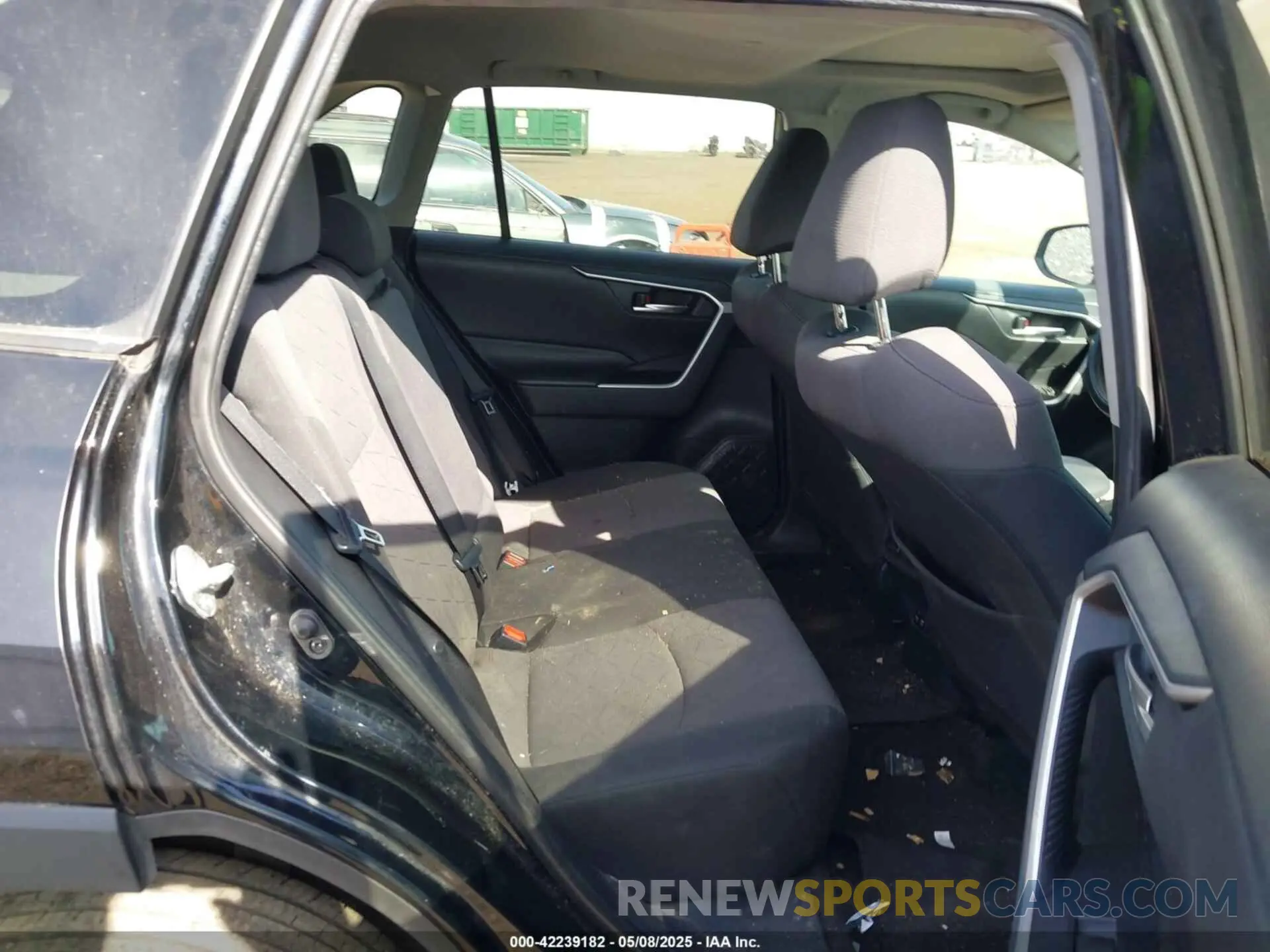 8 Photograph of a damaged car 2T3P1RFV1KC018445 TOYOTA RAV4 2019