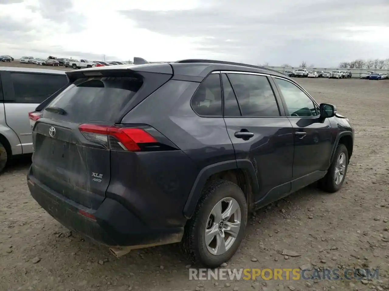 4 Photograph of a damaged car 2T3P1RFV1KW037074 TOYOTA RAV4 2019