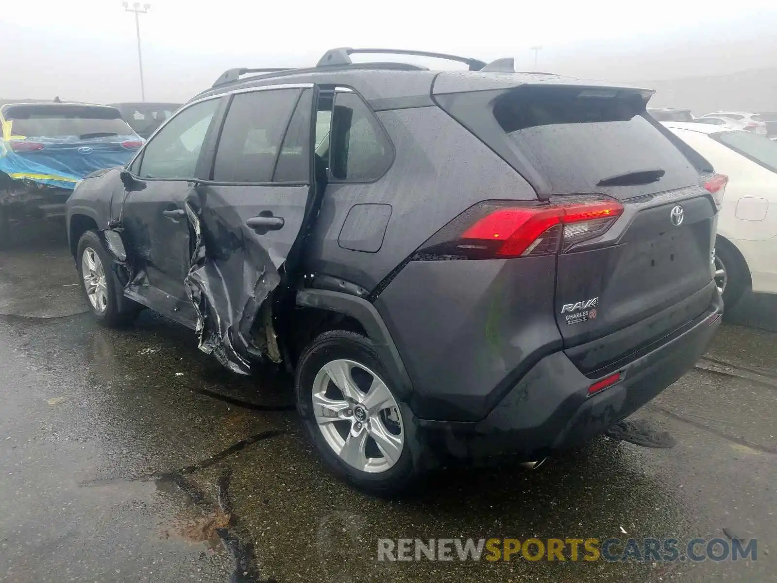 3 Photograph of a damaged car 2T3P1RFV1KW046003 TOYOTA RAV4 2019