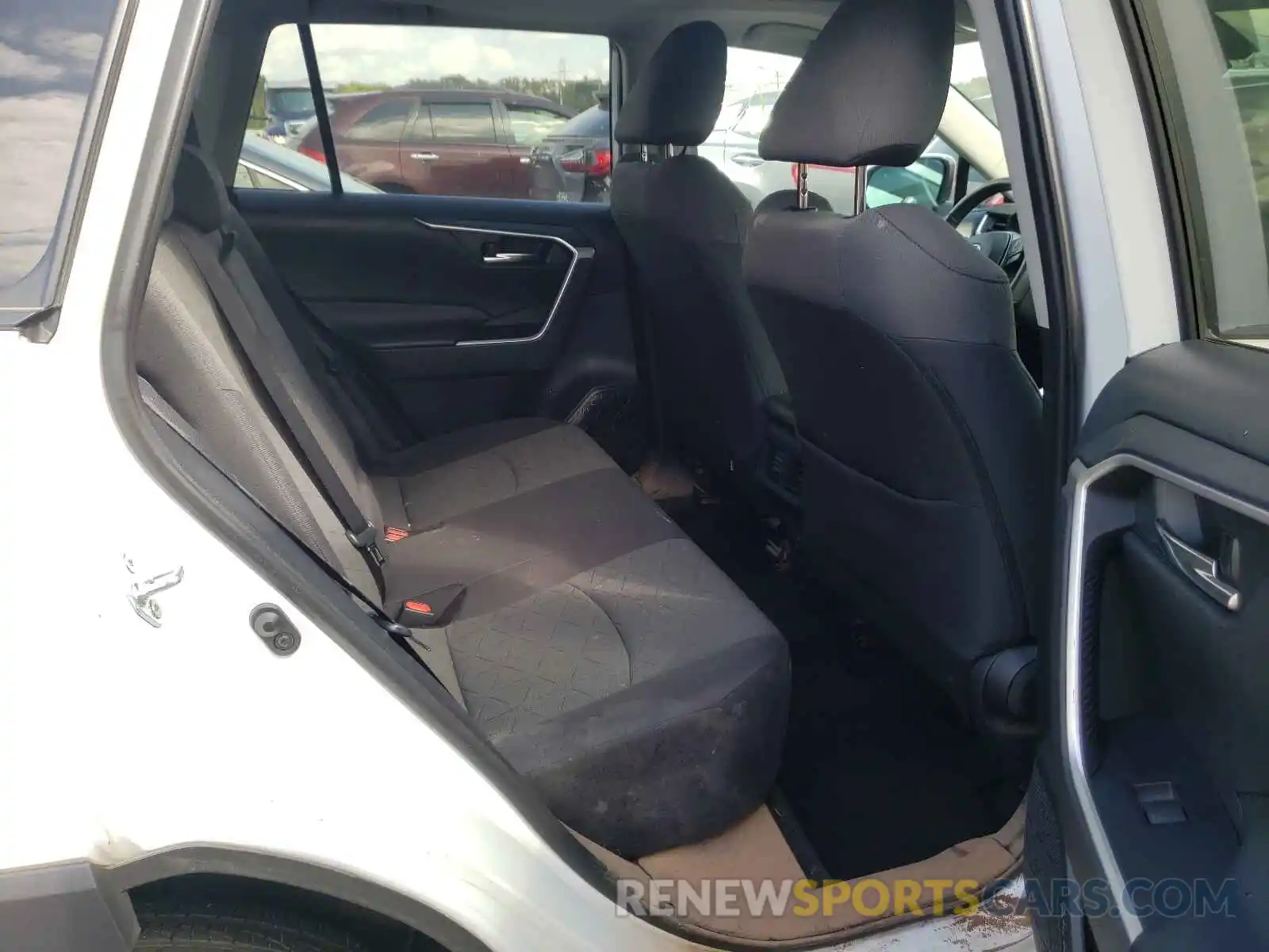 6 Photograph of a damaged car 2T3P1RFV1KW047958 TOYOTA RAV4 2019