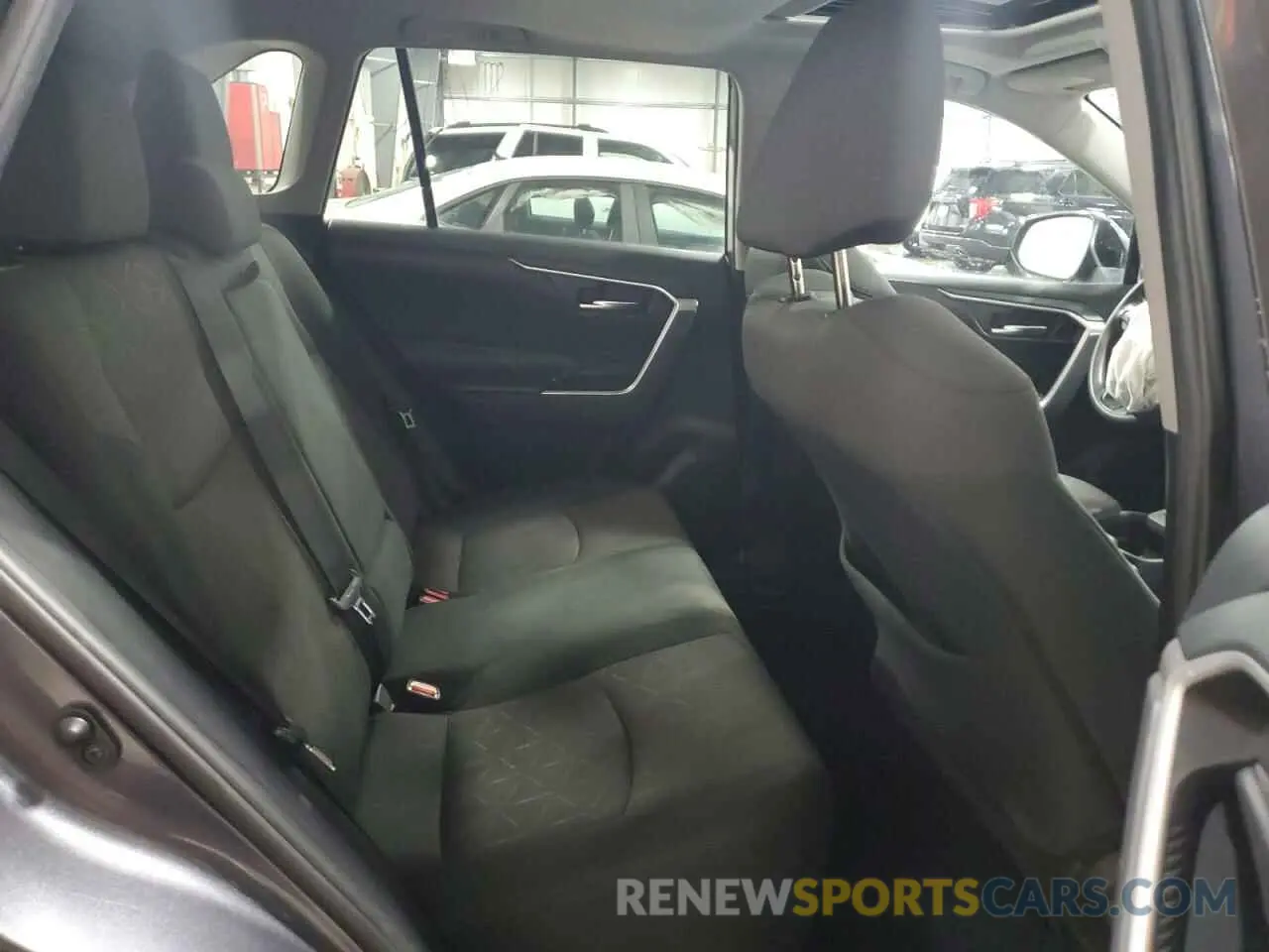 11 Photograph of a damaged car 2T3P1RFV1KW060855 TOYOTA RAV4 2019