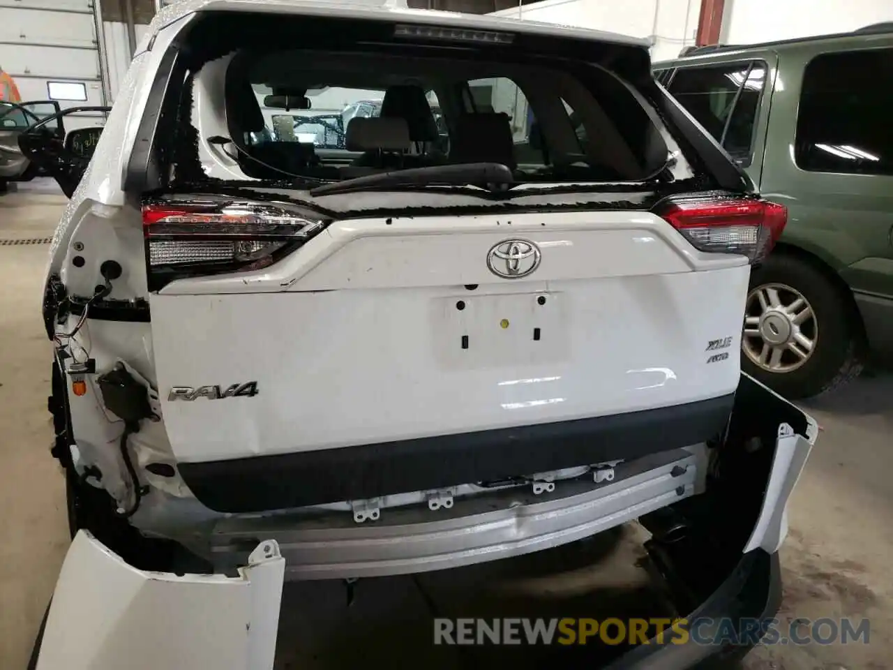 9 Photograph of a damaged car 2T3P1RFV1KW073587 TOYOTA RAV4 2019