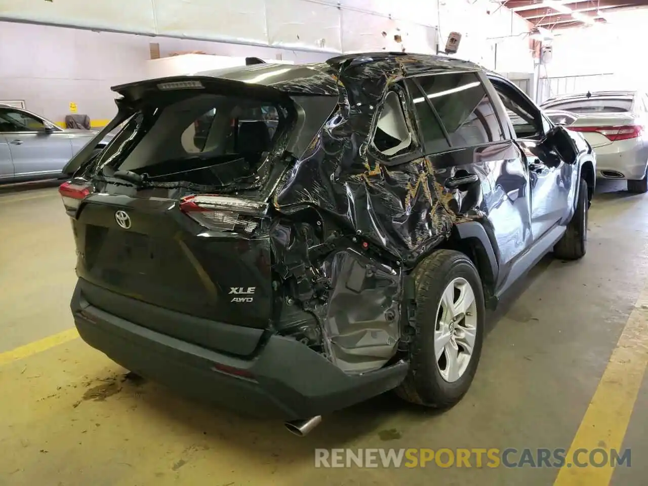 4 Photograph of a damaged car 2T3P1RFV2KC008099 TOYOTA RAV4 2019