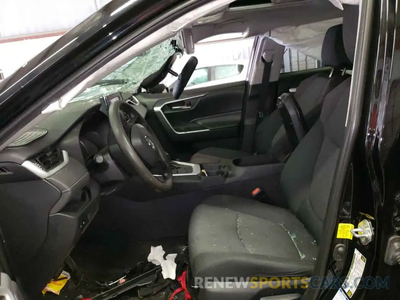 5 Photograph of a damaged car 2T3P1RFV2KC008099 TOYOTA RAV4 2019