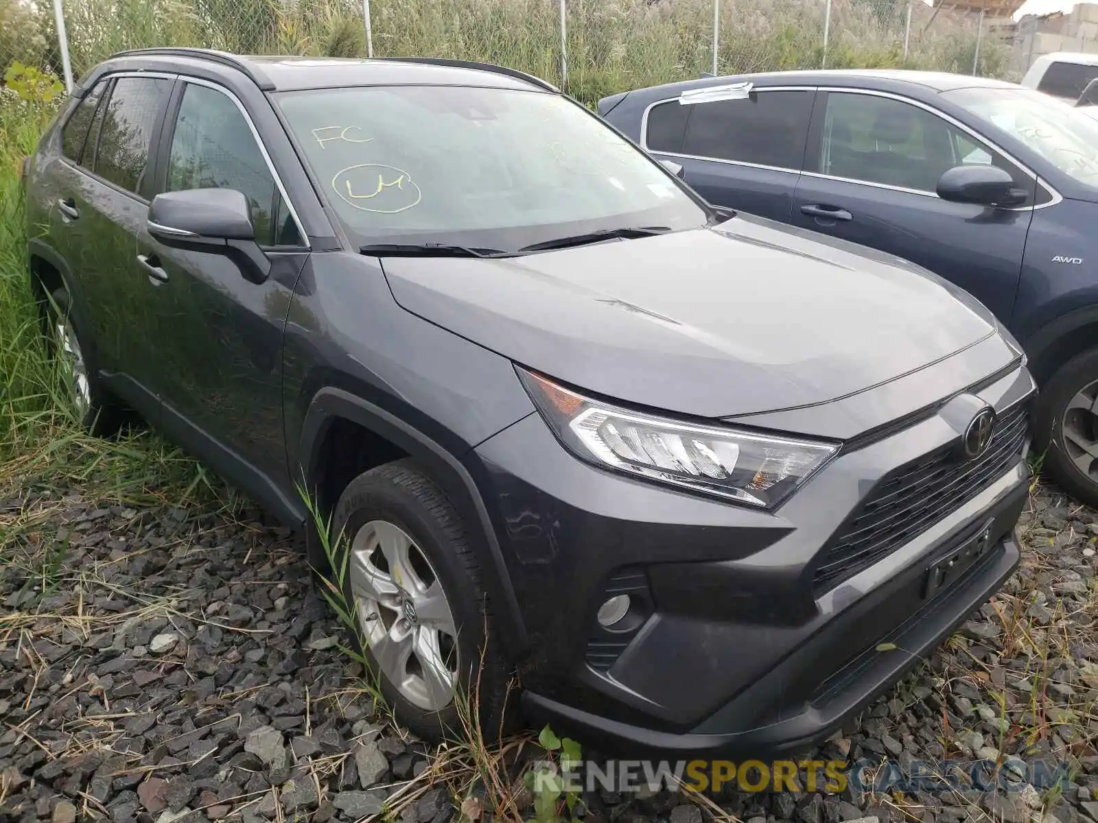 1 Photograph of a damaged car 2T3P1RFV2KC033018 TOYOTA RAV4 2019