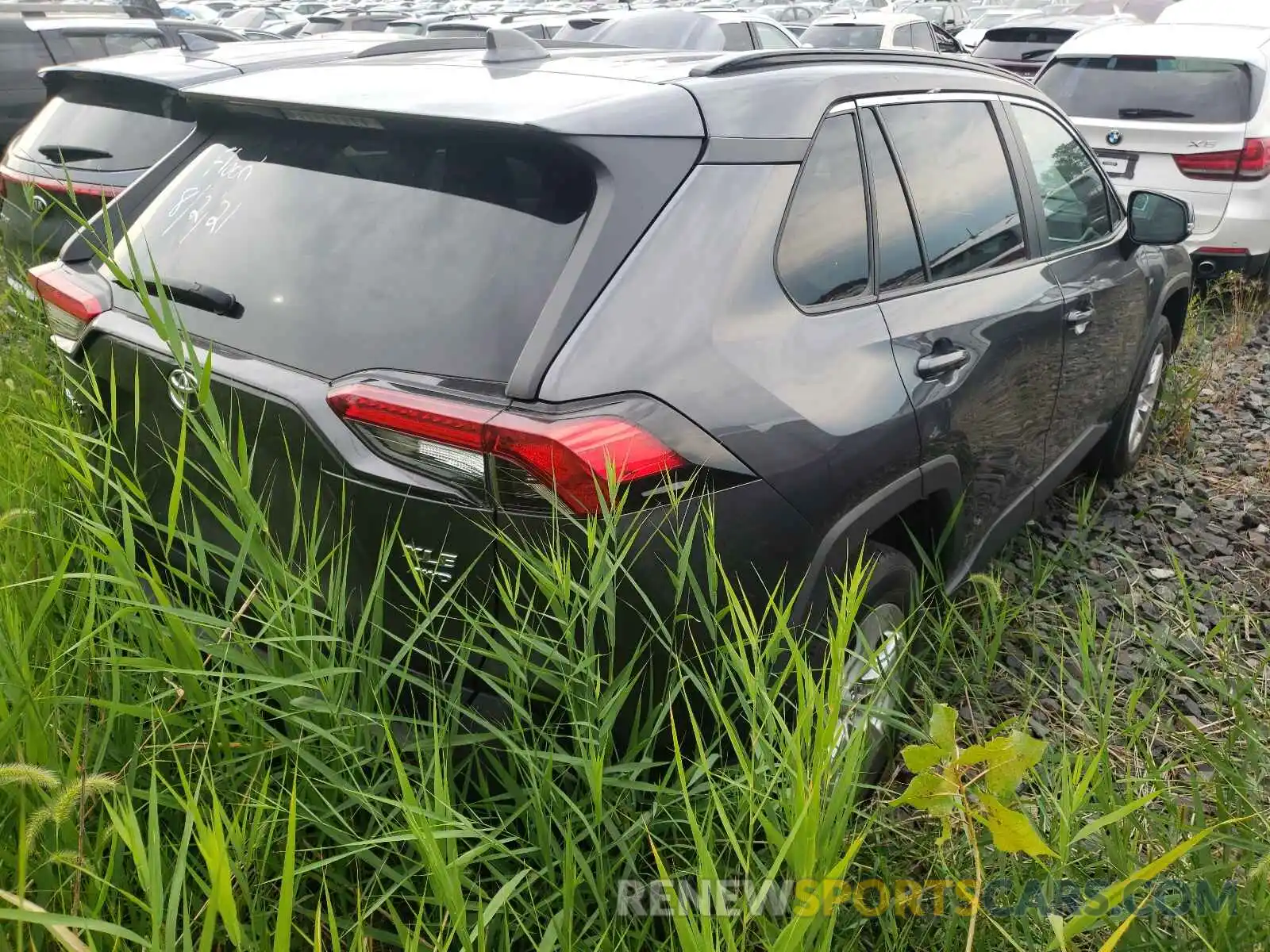 4 Photograph of a damaged car 2T3P1RFV2KC033018 TOYOTA RAV4 2019