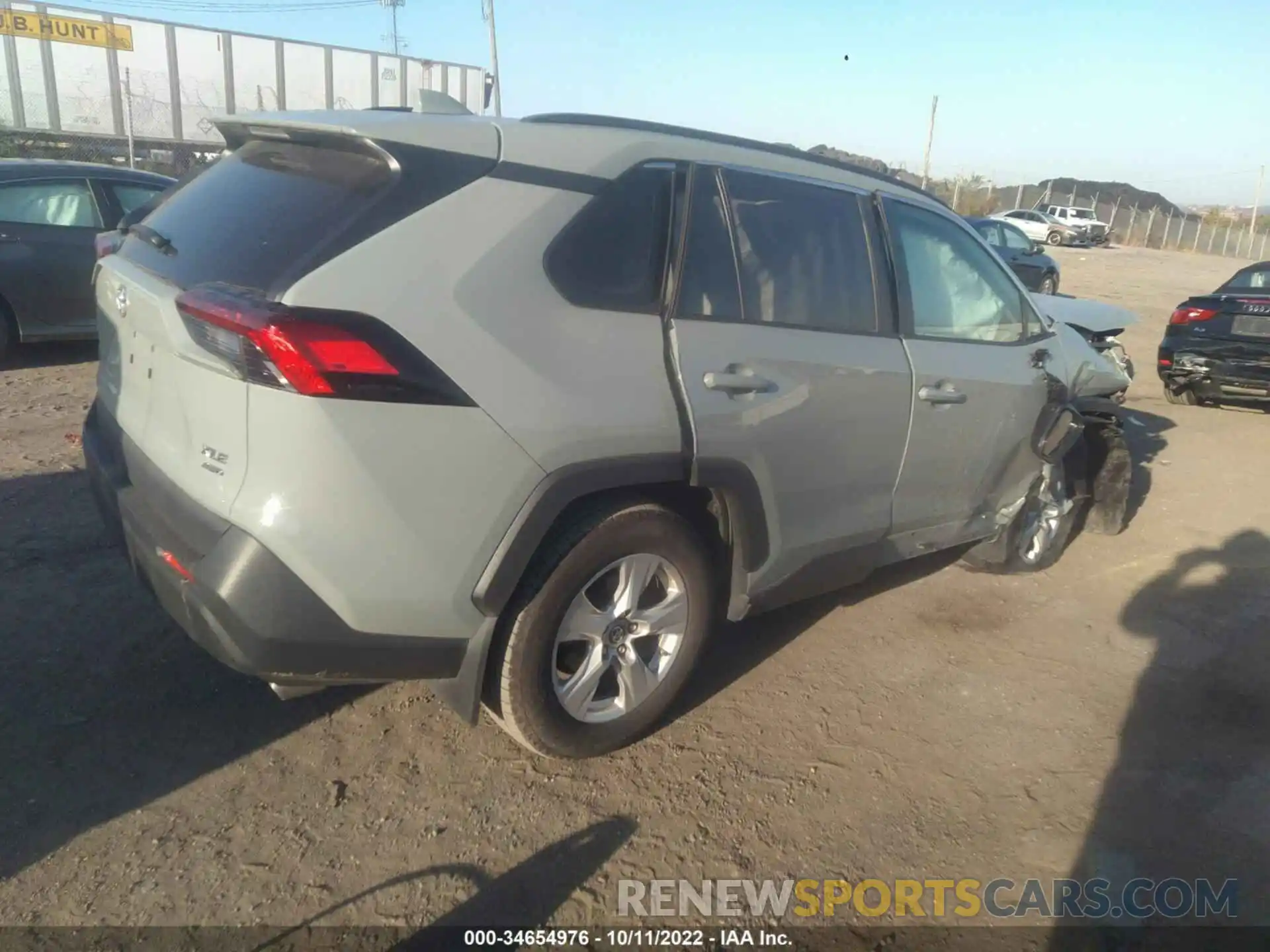 4 Photograph of a damaged car 2T3P1RFV2KC045217 TOYOTA RAV4 2019