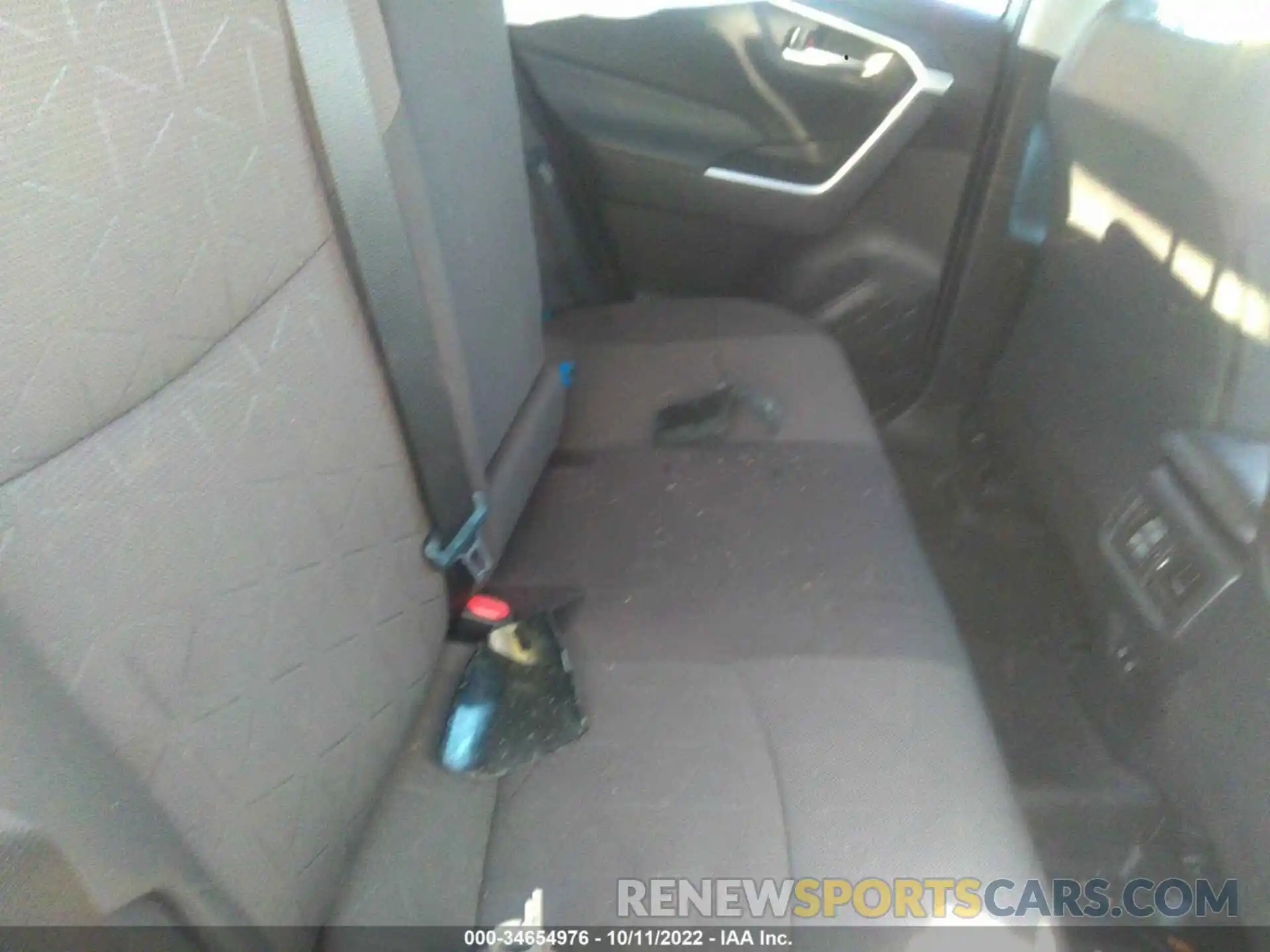 8 Photograph of a damaged car 2T3P1RFV2KC045217 TOYOTA RAV4 2019