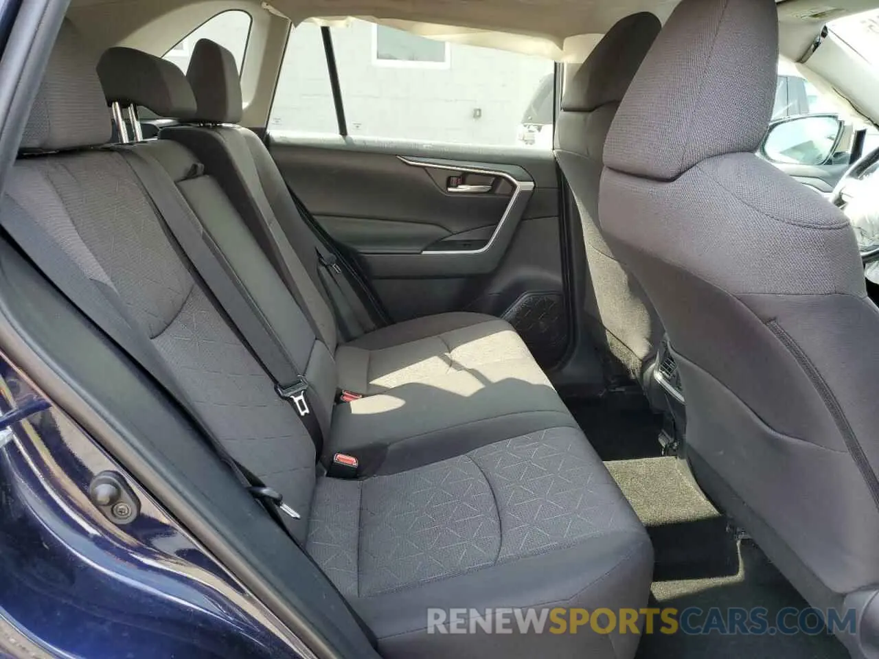 11 Photograph of a damaged car 2T3P1RFV2KC053799 TOYOTA RAV4 2019