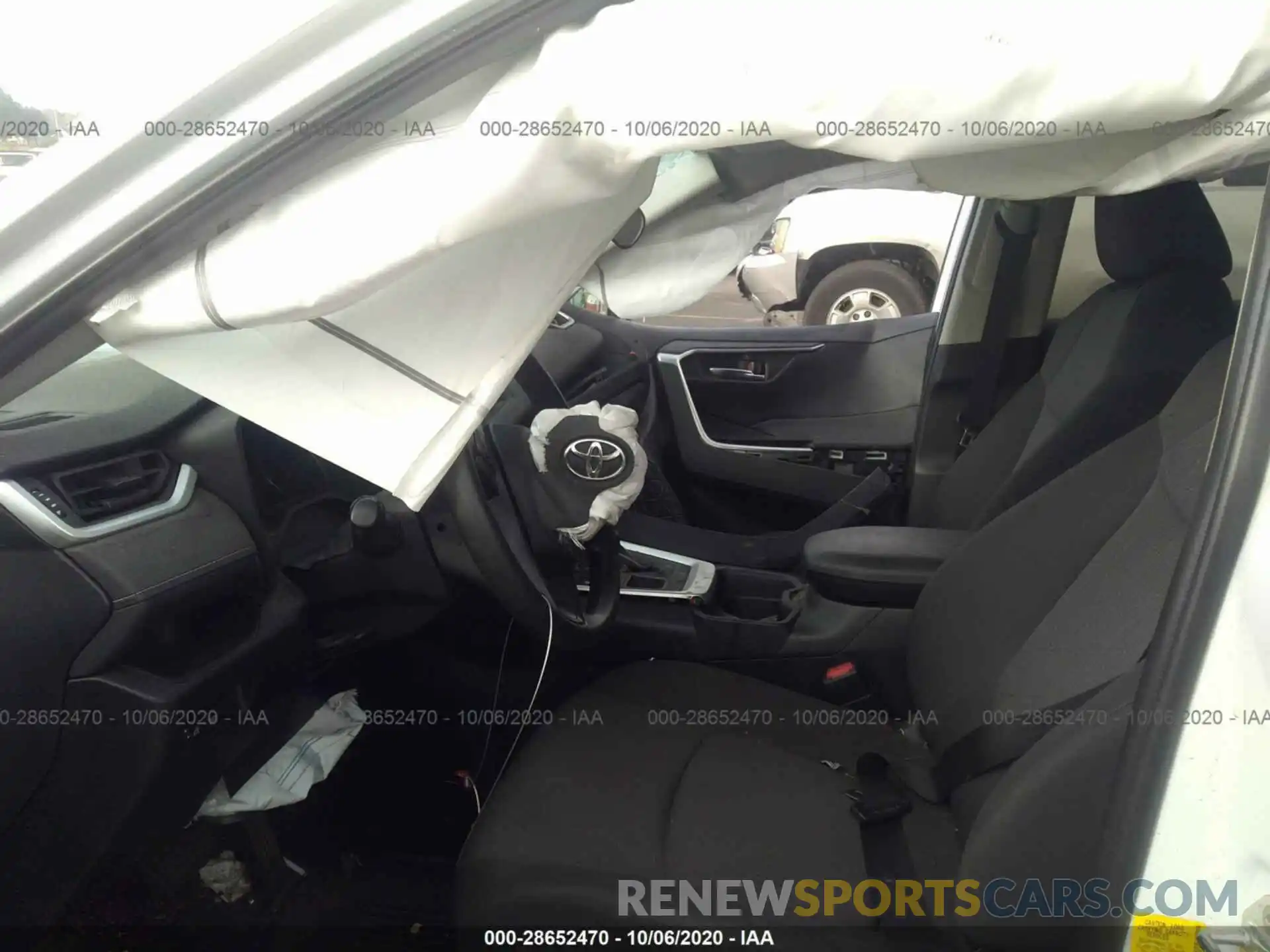 5 Photograph of a damaged car 2T3P1RFV2KW018792 TOYOTA RAV4 2019