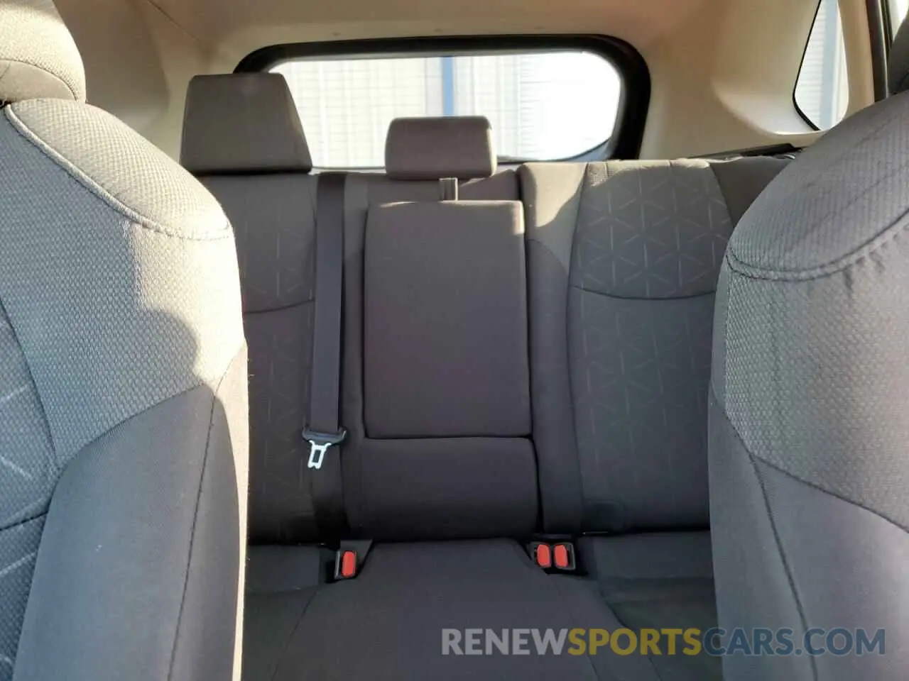10 Photograph of a damaged car 2T3P1RFV2KW020266 TOYOTA RAV4 2019