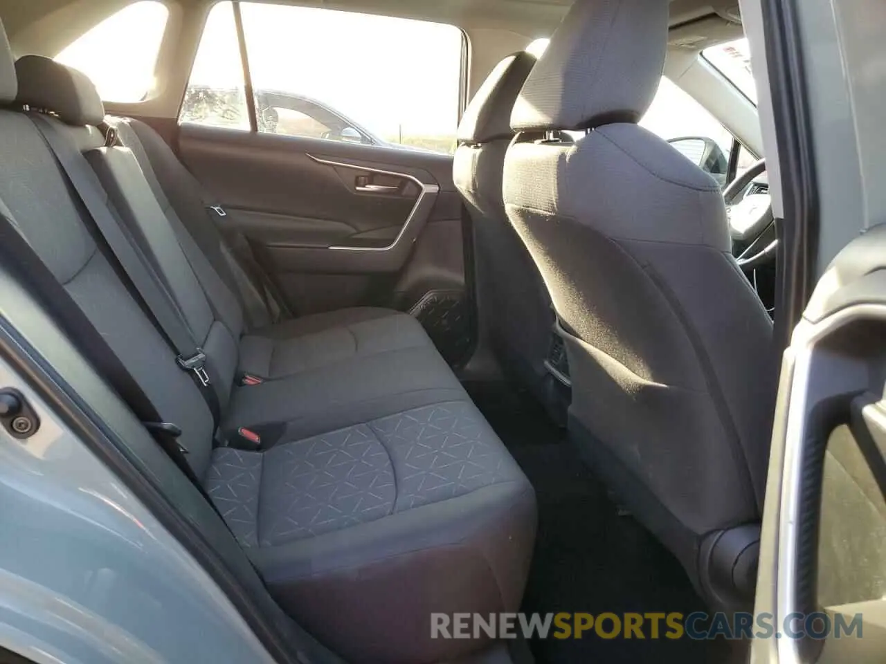 11 Photograph of a damaged car 2T3P1RFV2KW020266 TOYOTA RAV4 2019