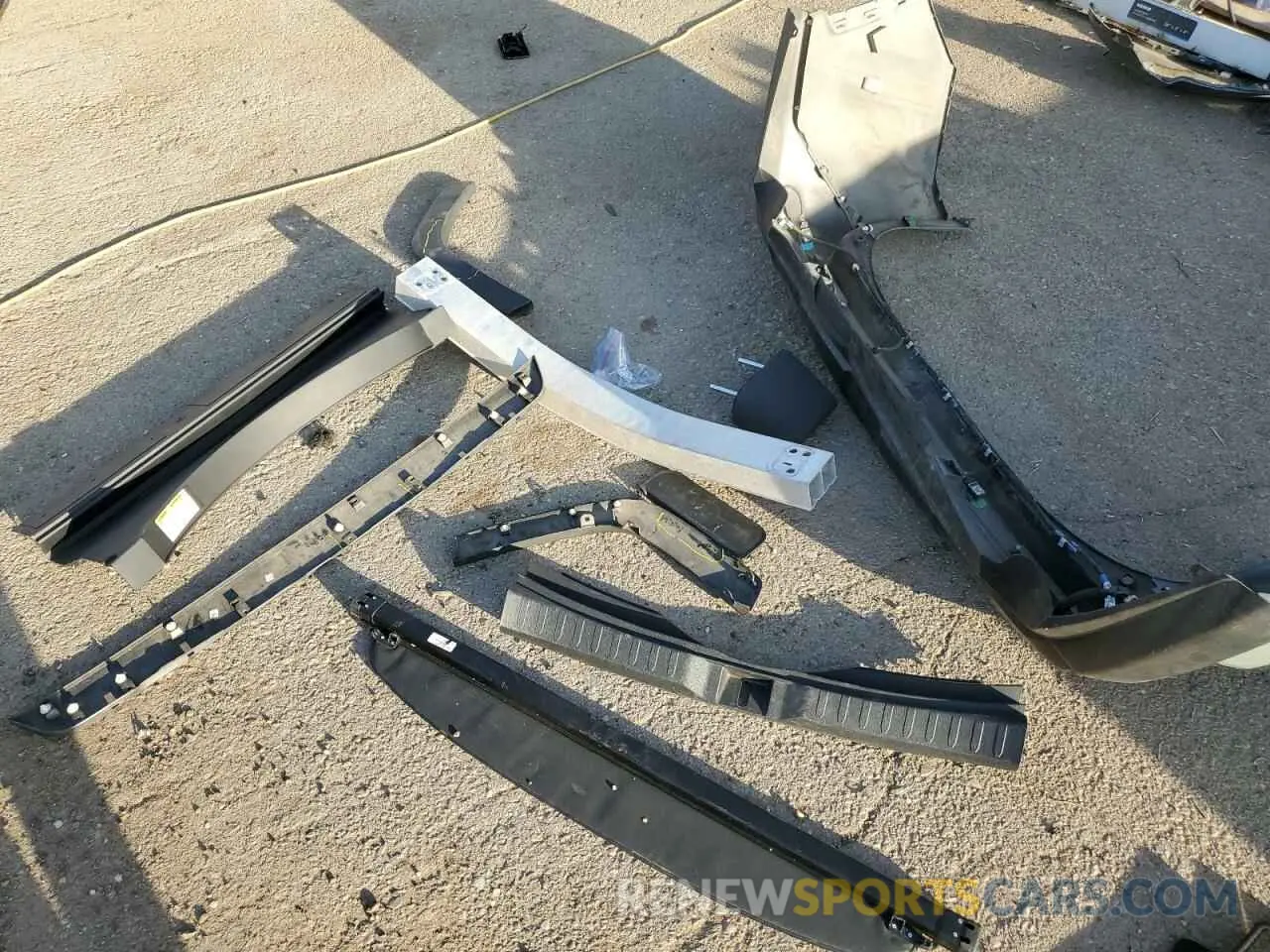 13 Photograph of a damaged car 2T3P1RFV2KW020266 TOYOTA RAV4 2019