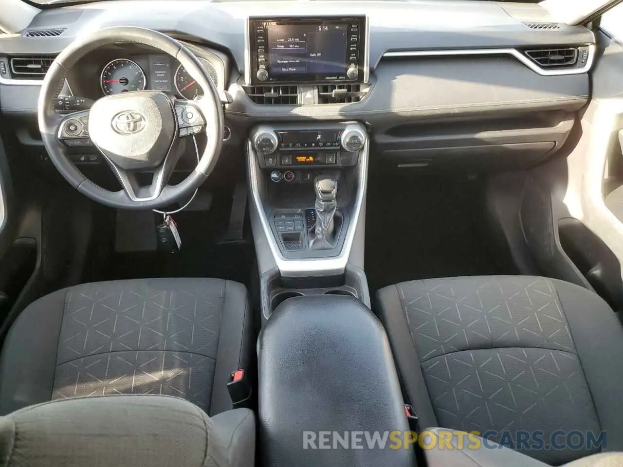 8 Photograph of a damaged car 2T3P1RFV2KW020266 TOYOTA RAV4 2019