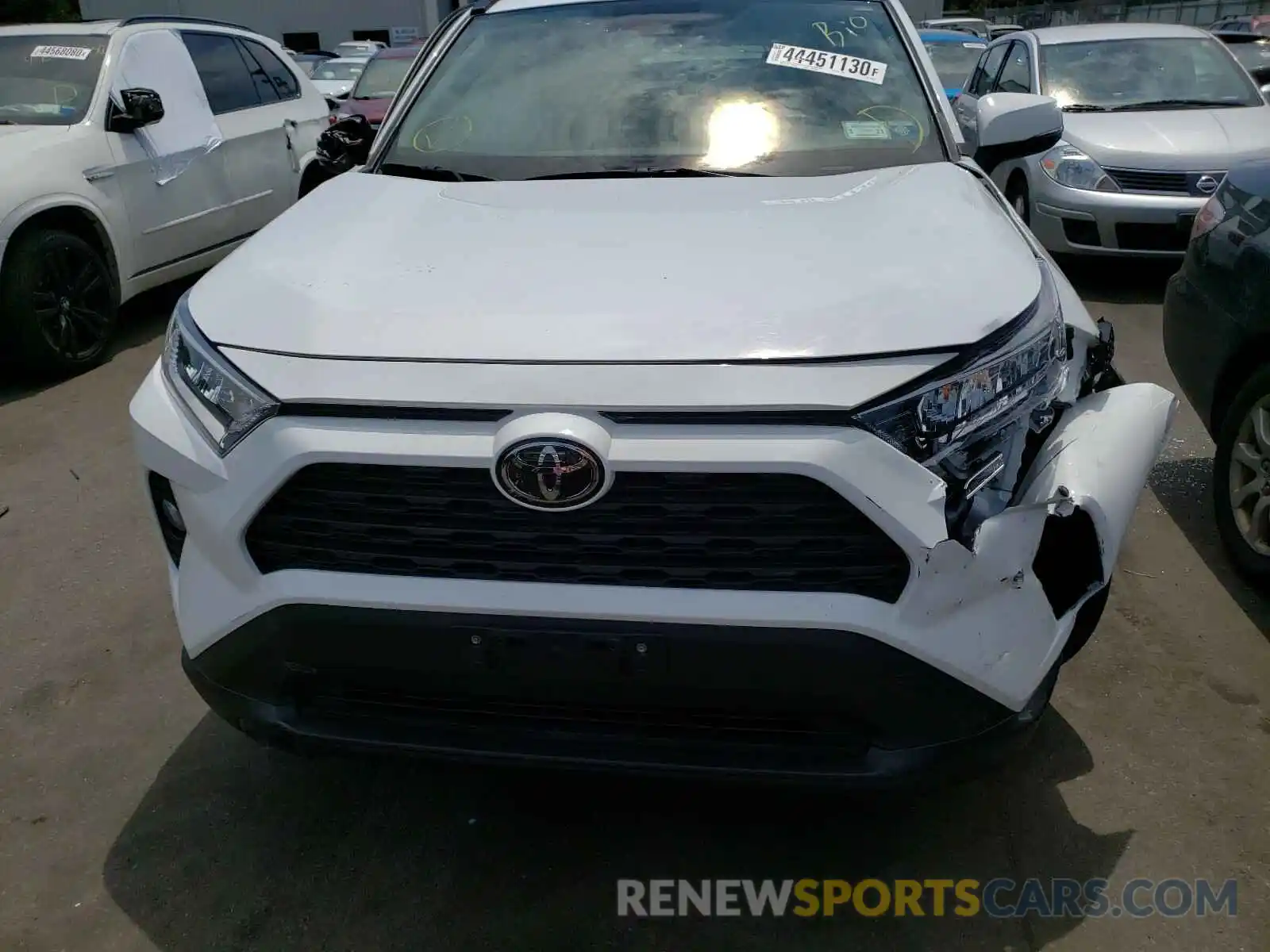 9 Photograph of a damaged car 2T3P1RFV2KW022955 TOYOTA RAV4 2019