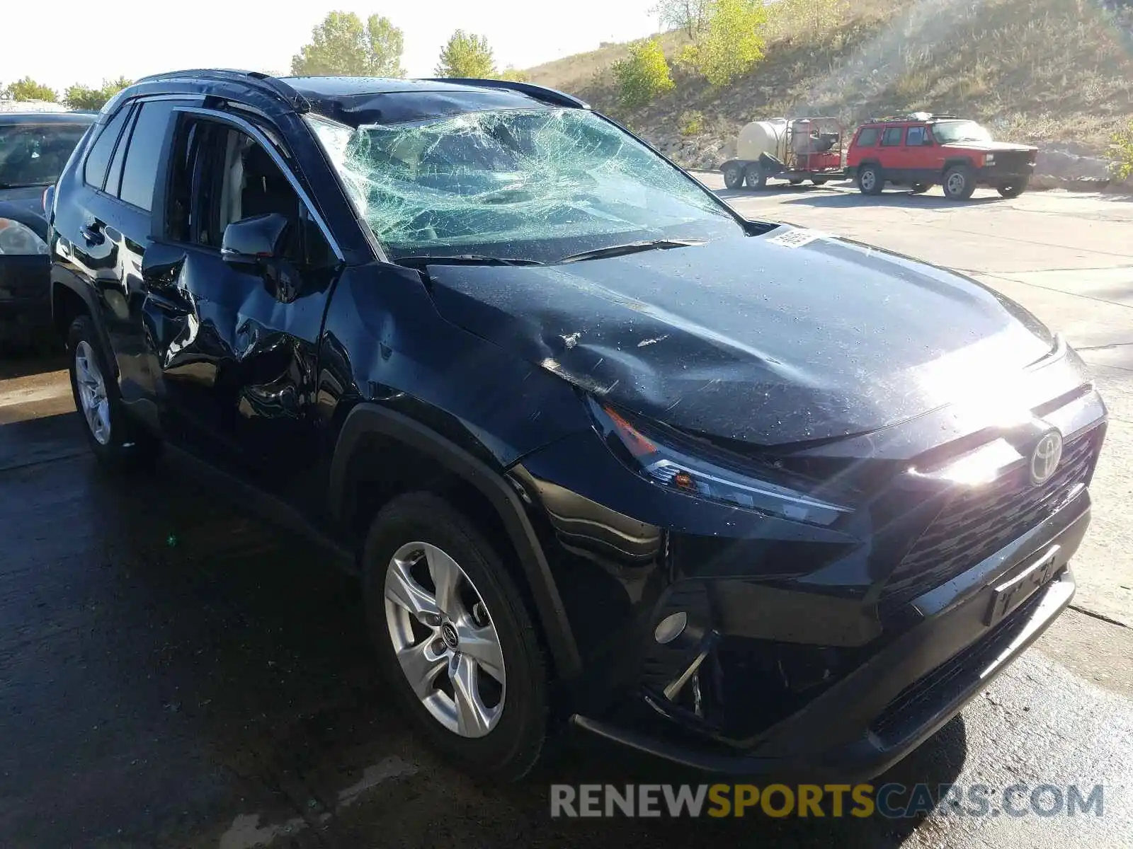 1 Photograph of a damaged car 2T3P1RFV2KW051310 TOYOTA RAV4 2019