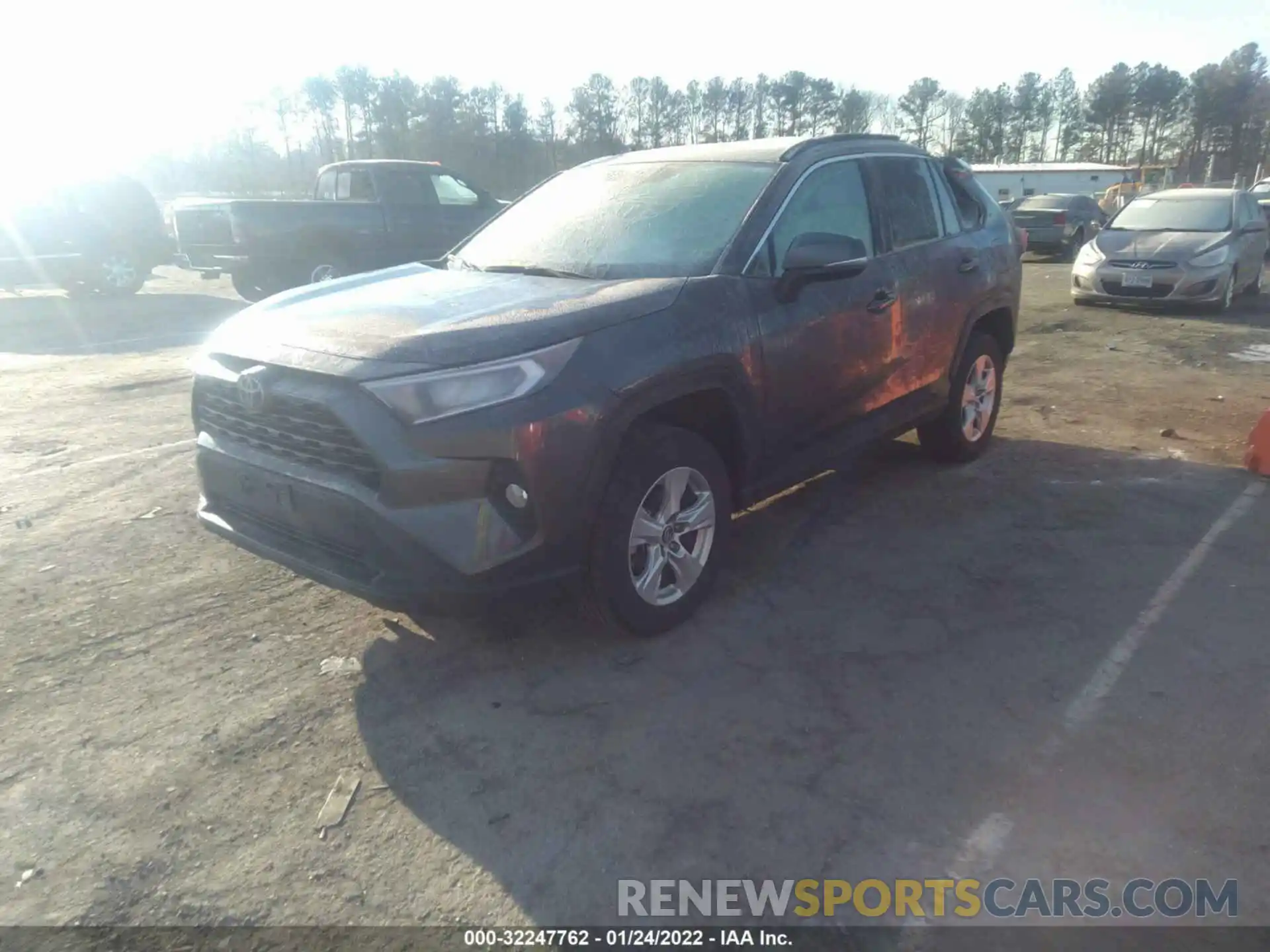 2 Photograph of a damaged car 2T3P1RFV2KW060332 TOYOTA RAV4 2019