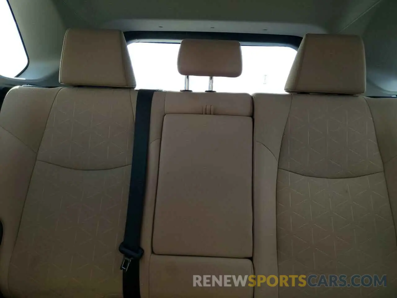 10 Photograph of a damaged car 2T3P1RFV2KW063747 TOYOTA RAV4 2019