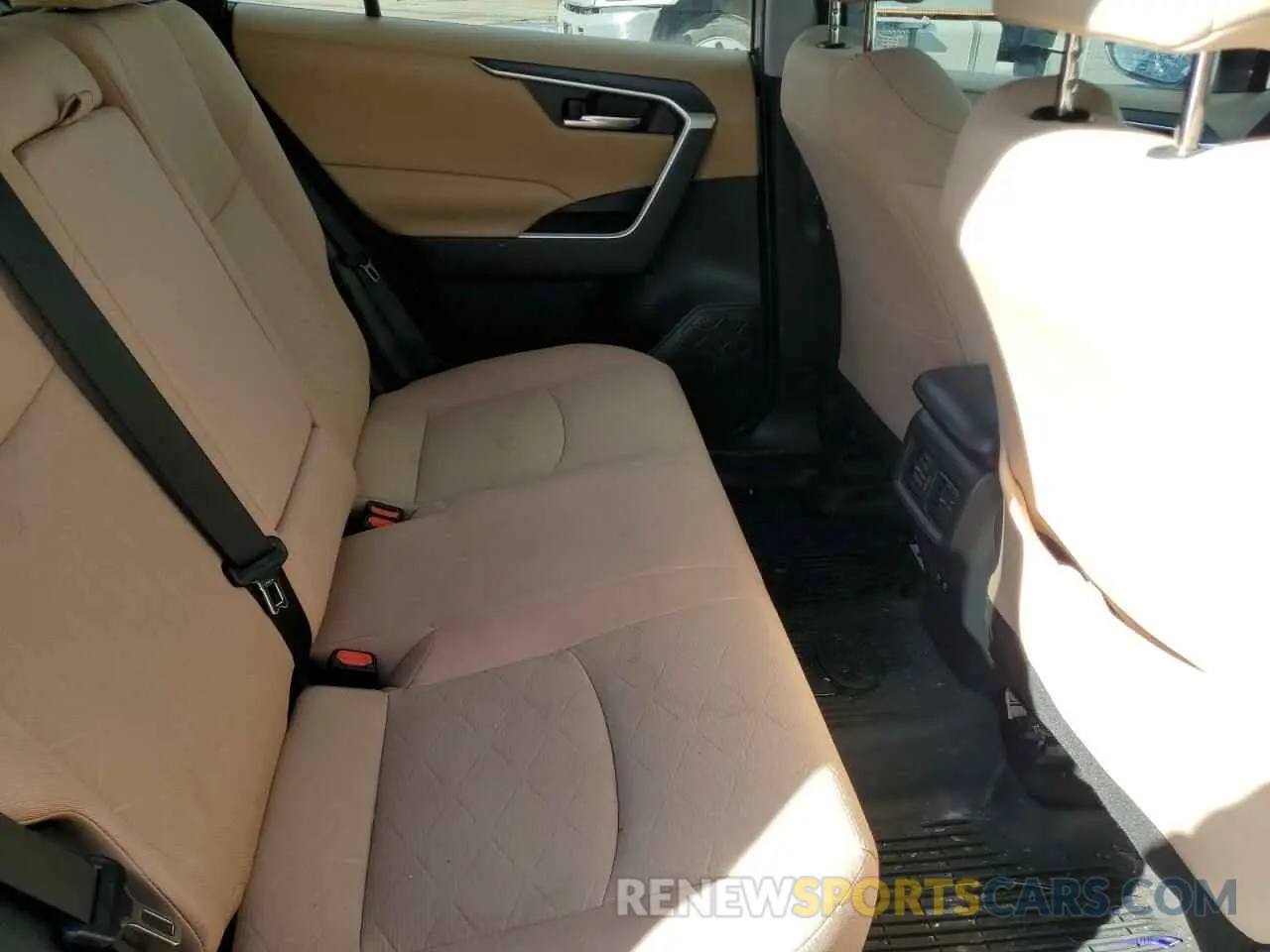 11 Photograph of a damaged car 2T3P1RFV2KW063747 TOYOTA RAV4 2019
