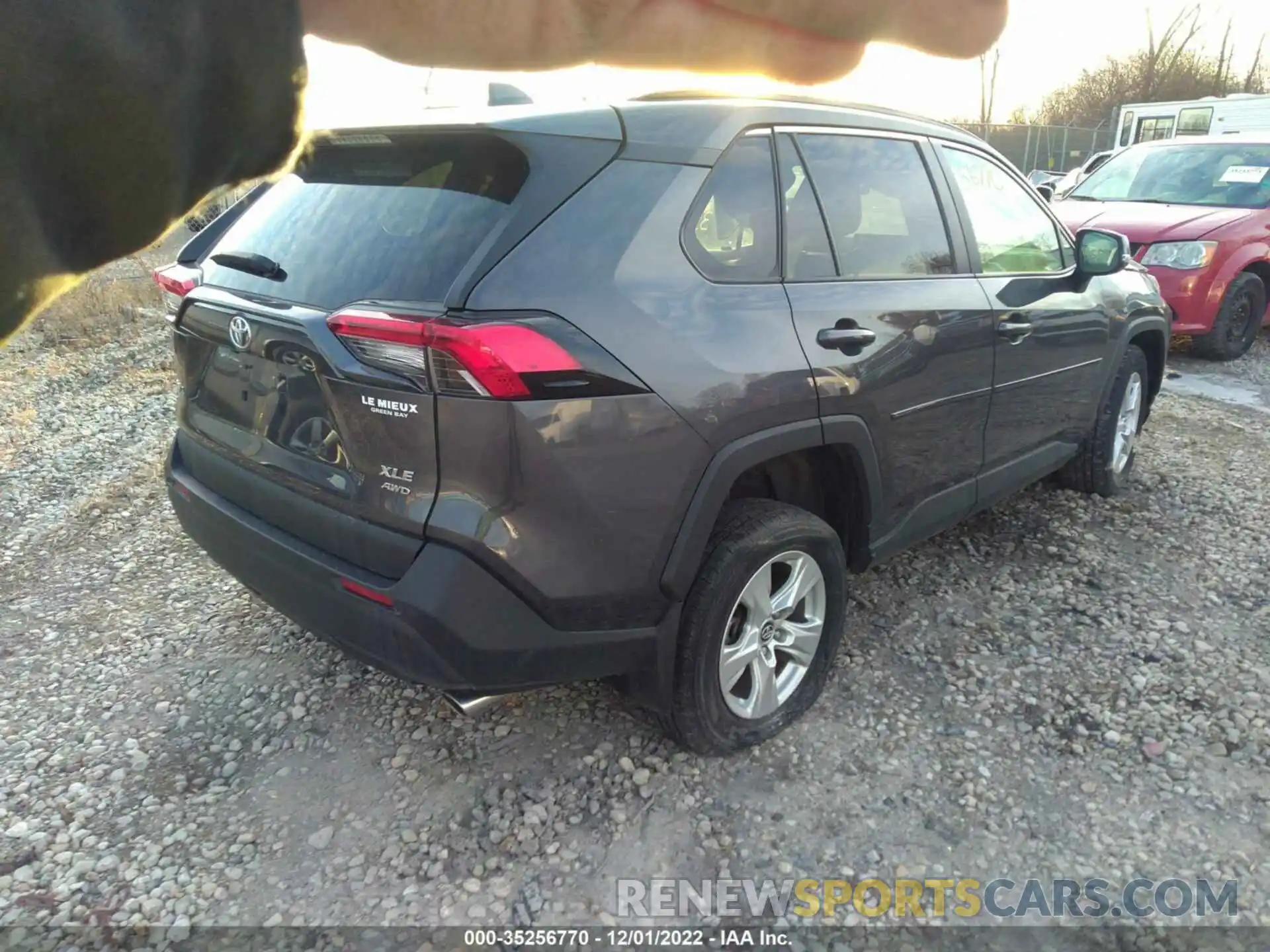 4 Photograph of a damaged car 2T3P1RFV2KW069113 TOYOTA RAV4 2019