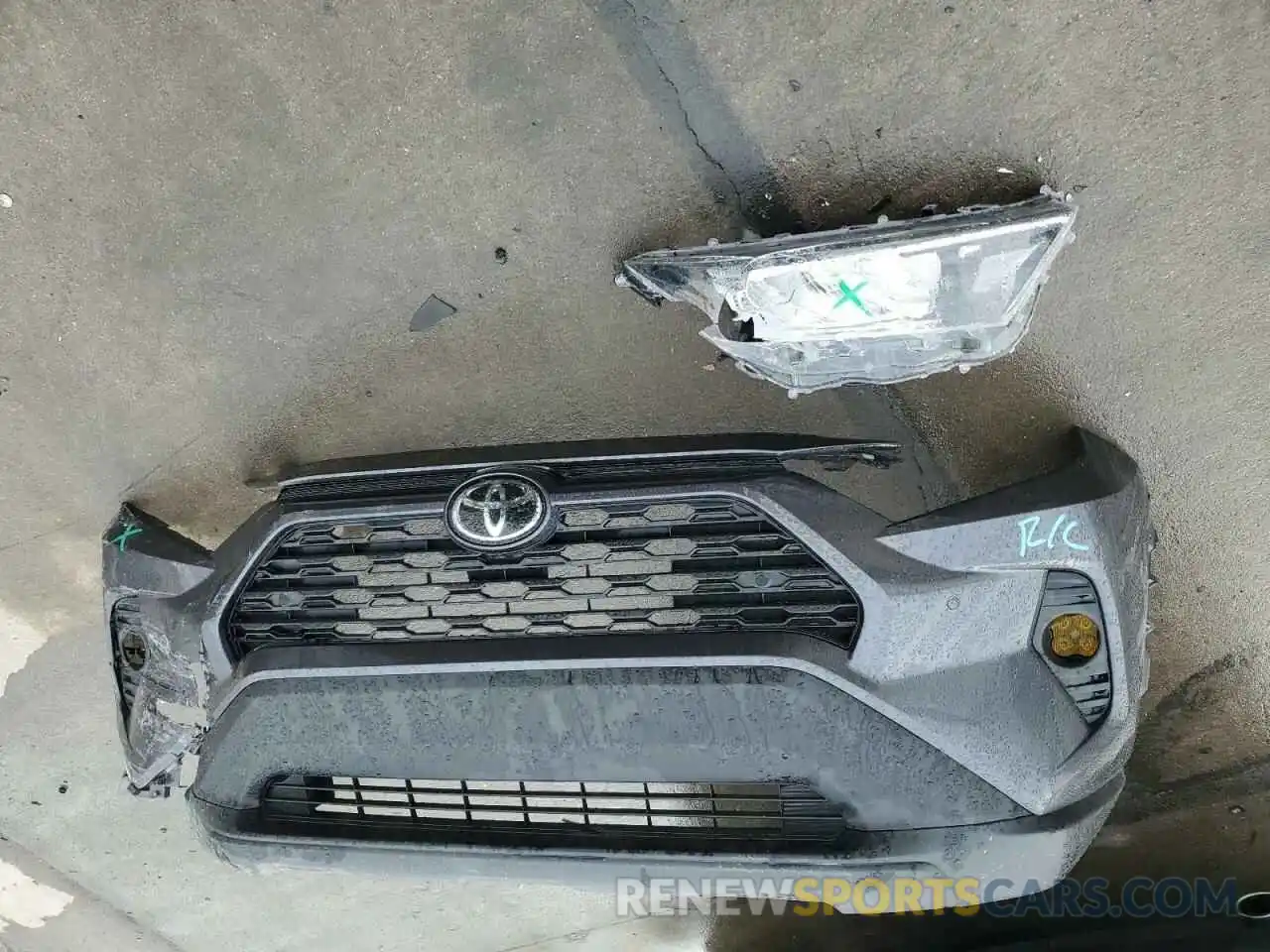 13 Photograph of a damaged car 2T3P1RFV2KW075302 TOYOTA RAV4 2019