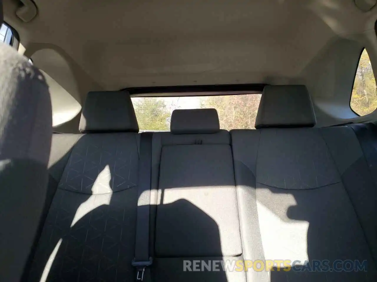 10 Photograph of a damaged car 2T3P1RFV2KW080886 TOYOTA RAV4 2019